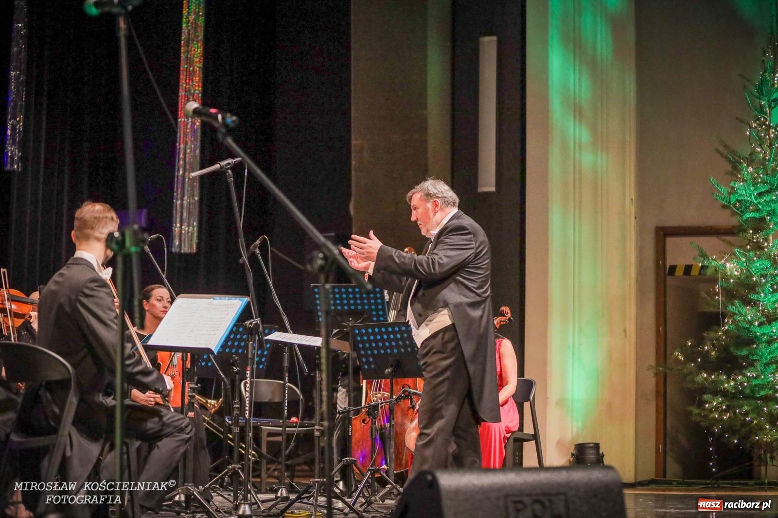 Zdjęcie w galerii na portalu naszraciborz.pl: Koncert Noworoczny w RCK. Zapraszali starosta i prezydent [FOTO i WIDEO] wiadomości z regionu