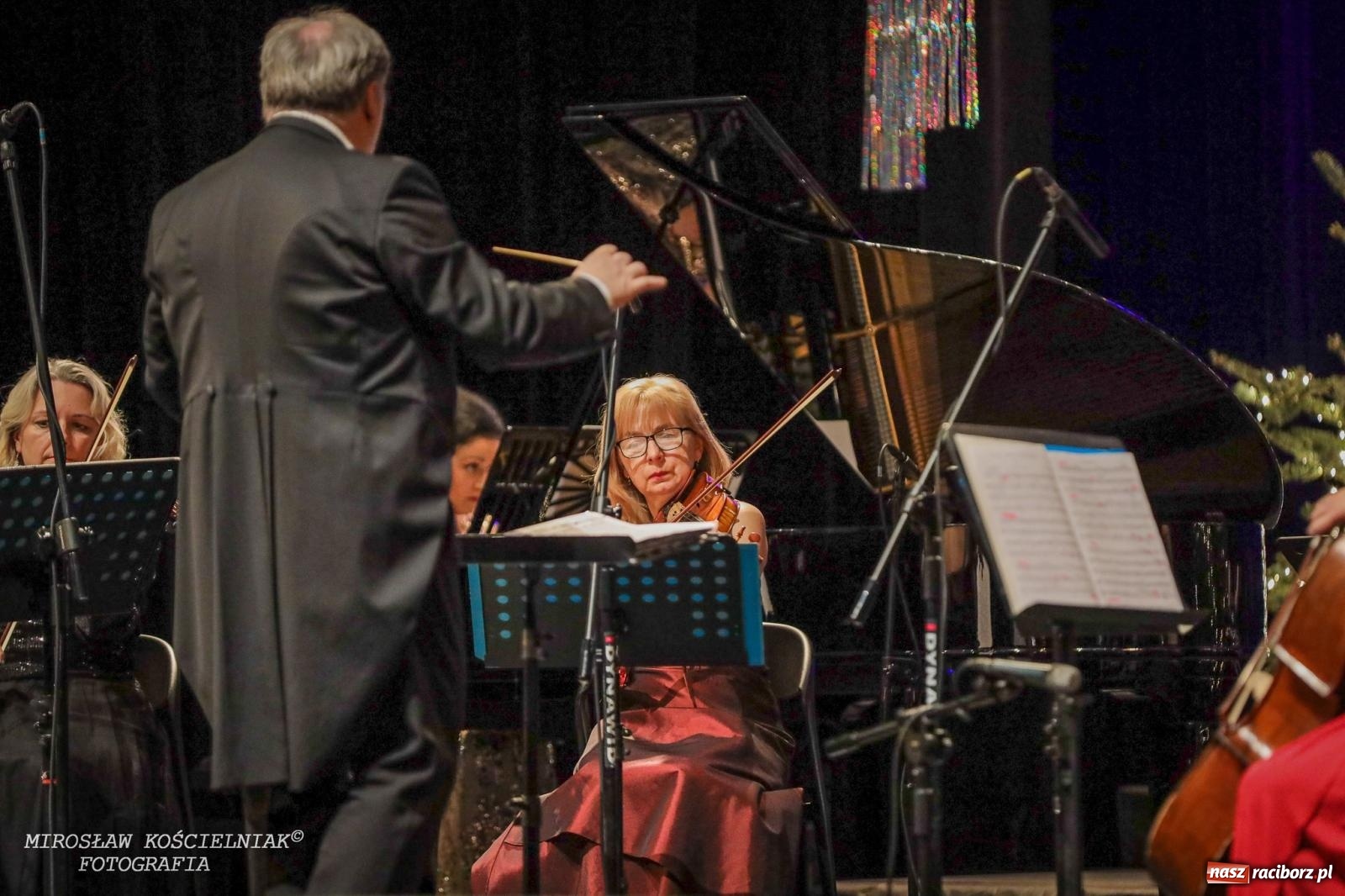 Zdjęcie w galerii na portalu naszraciborz.pl: Koncert Noworoczny w RCK. Zapraszali starosta i prezydent [FOTO i WIDEO] wiadomości z regionu