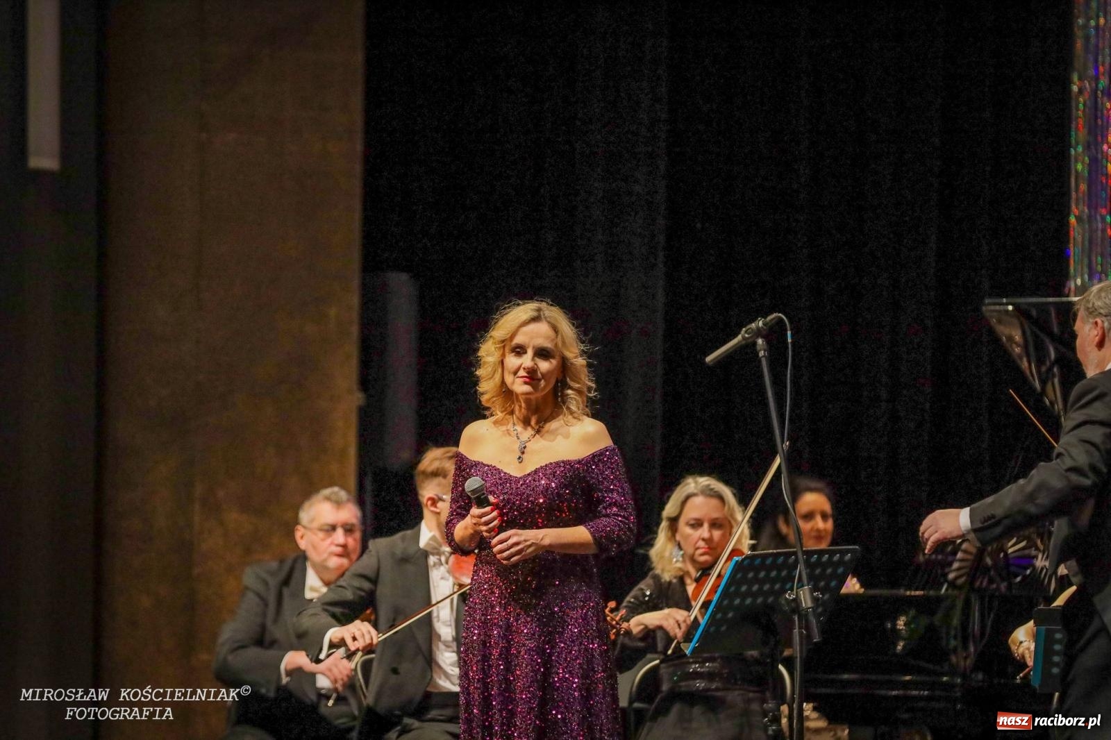 Zdjęcie w galerii na portalu naszraciborz.pl: Koncert Noworoczny w RCK. Zapraszali starosta i prezydent [FOTO i WIDEO] wiadomości z regionu