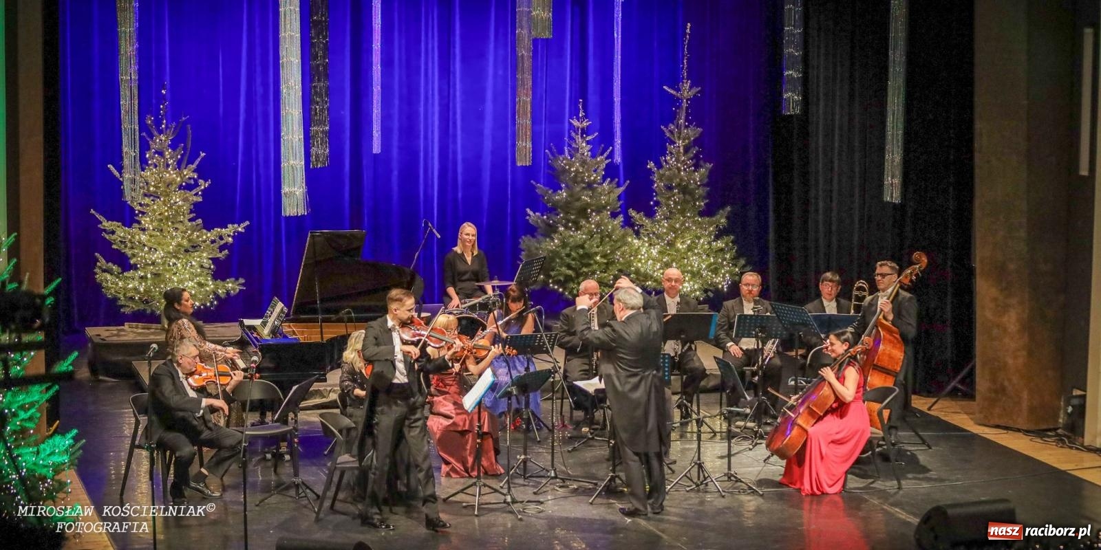 Zdjęcie w galerii na portalu naszraciborz.pl: Koncert Noworoczny w RCK. Zapraszali starosta i prezydent [FOTO i WIDEO] wiadomości z regionu