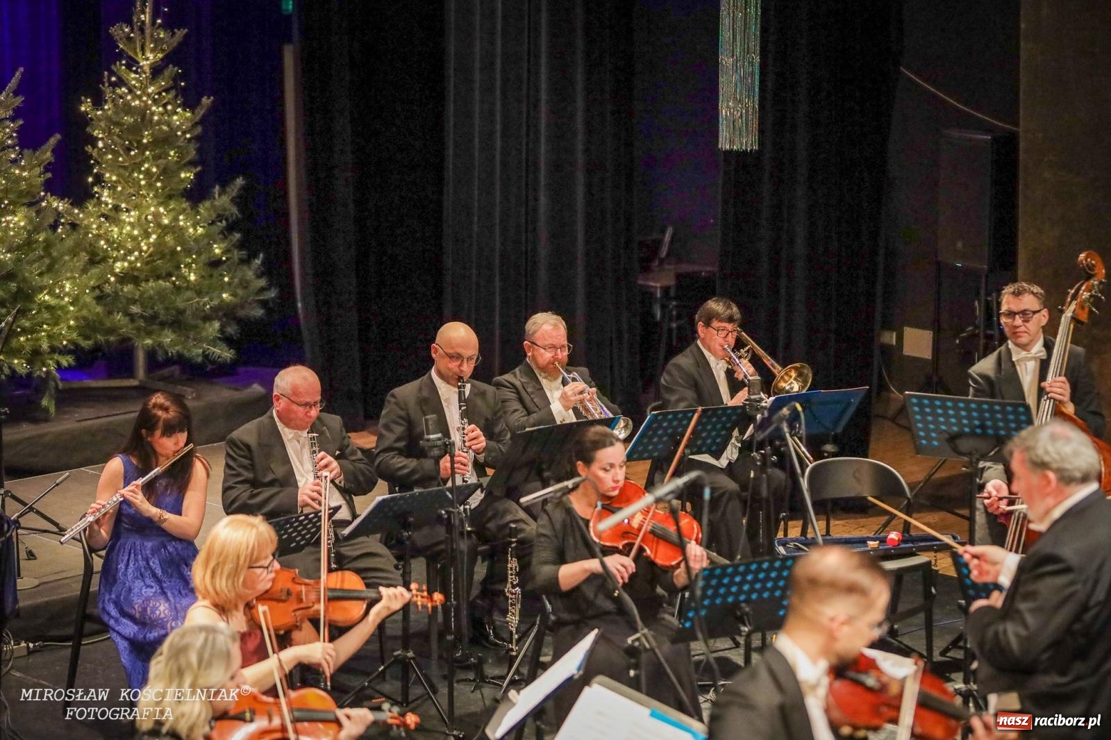 Zdjęcie w galerii na portalu naszraciborz.pl: Koncert Noworoczny w RCK. Zapraszali starosta i prezydent [FOTO i WIDEO] wiadomości z regionu