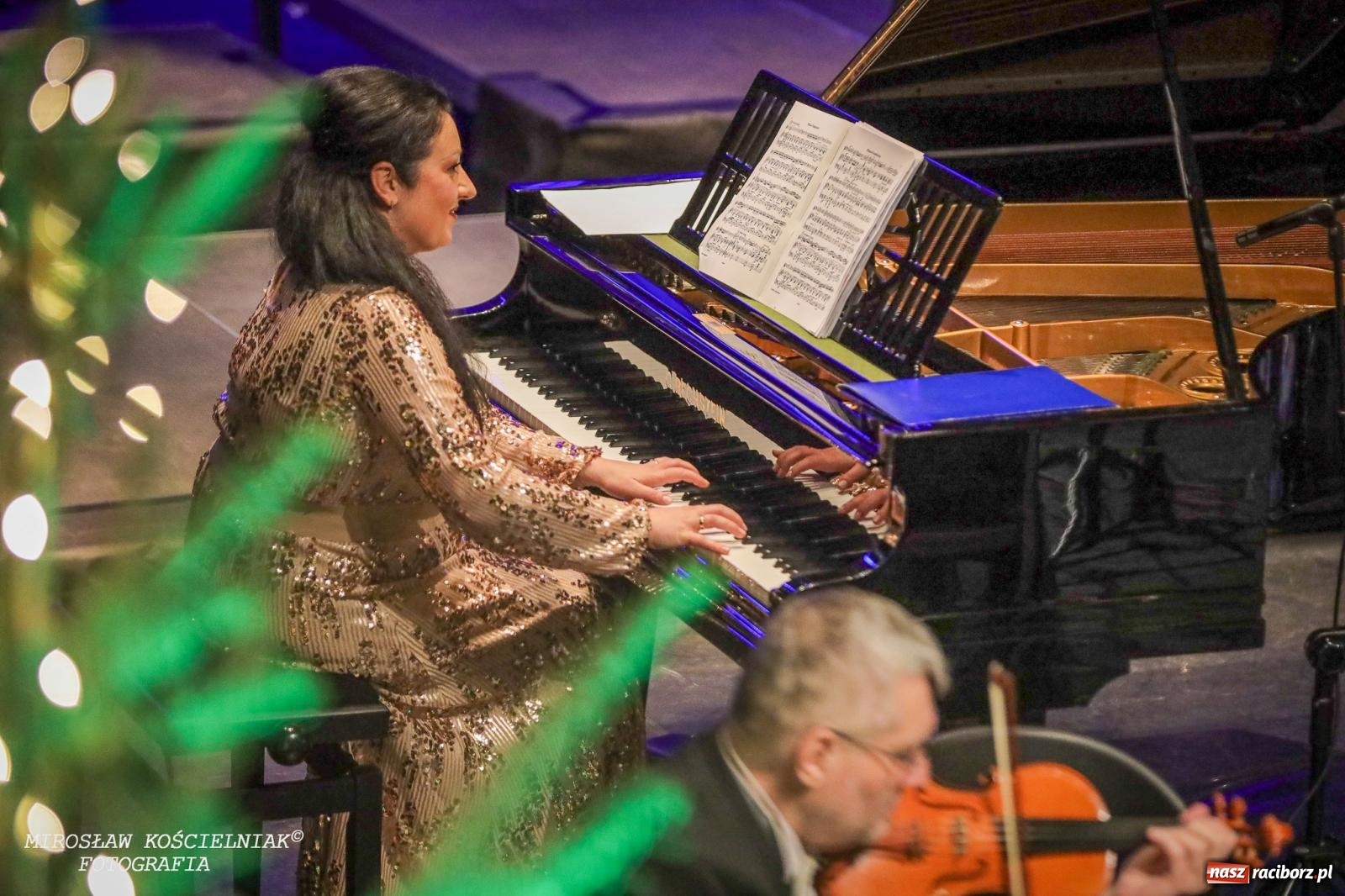 Zdjęcie w galerii na portalu naszraciborz.pl: Koncert Noworoczny w RCK. Zapraszali starosta i prezydent [FOTO i WIDEO] wiadomości z regionu