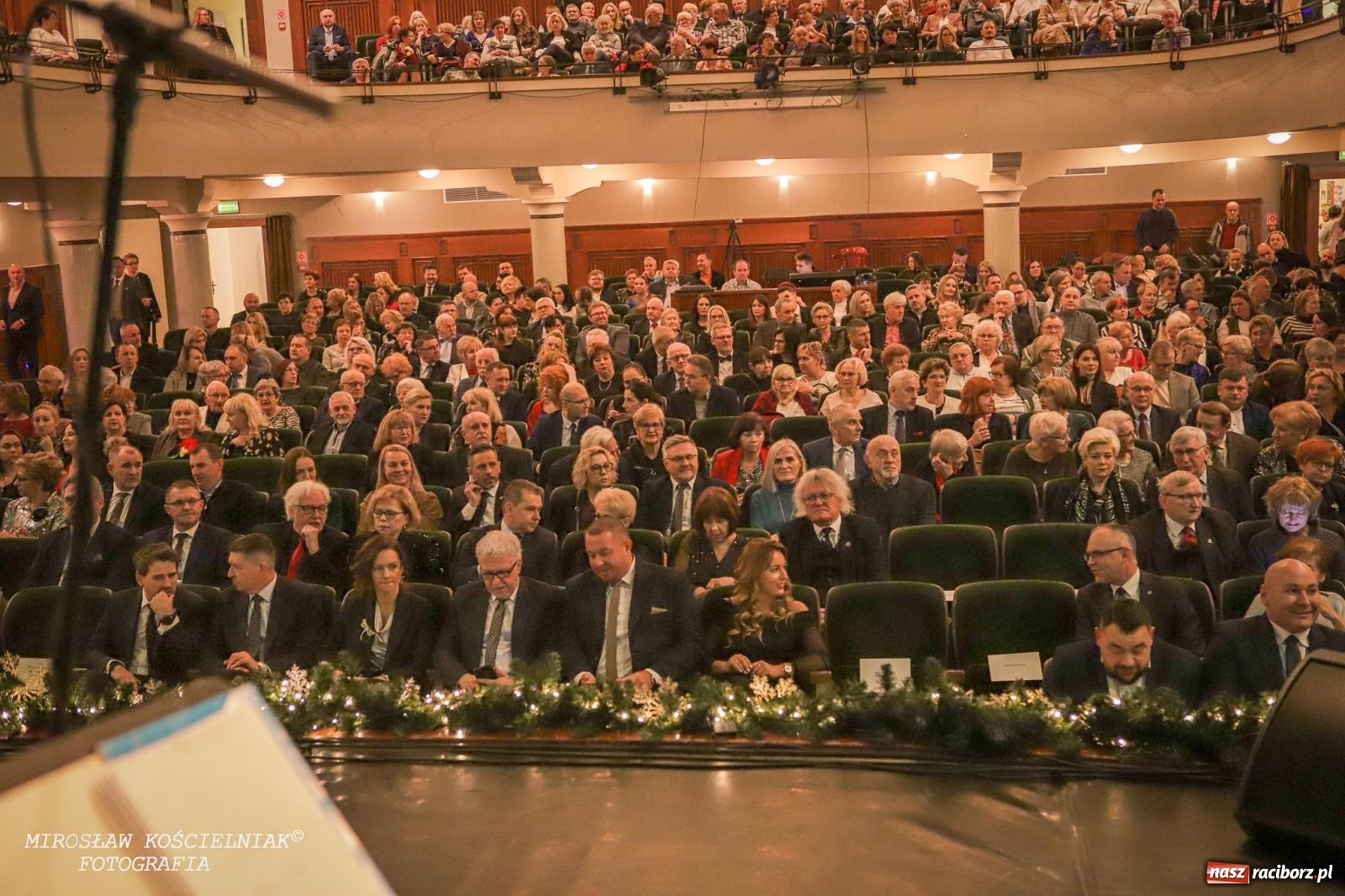 Zdjęcie w galerii na portalu naszraciborz.pl: Koncert Noworoczny w RCK. Zapraszali starosta i prezydent [FOTO i WIDEO] wiadomości z regionu