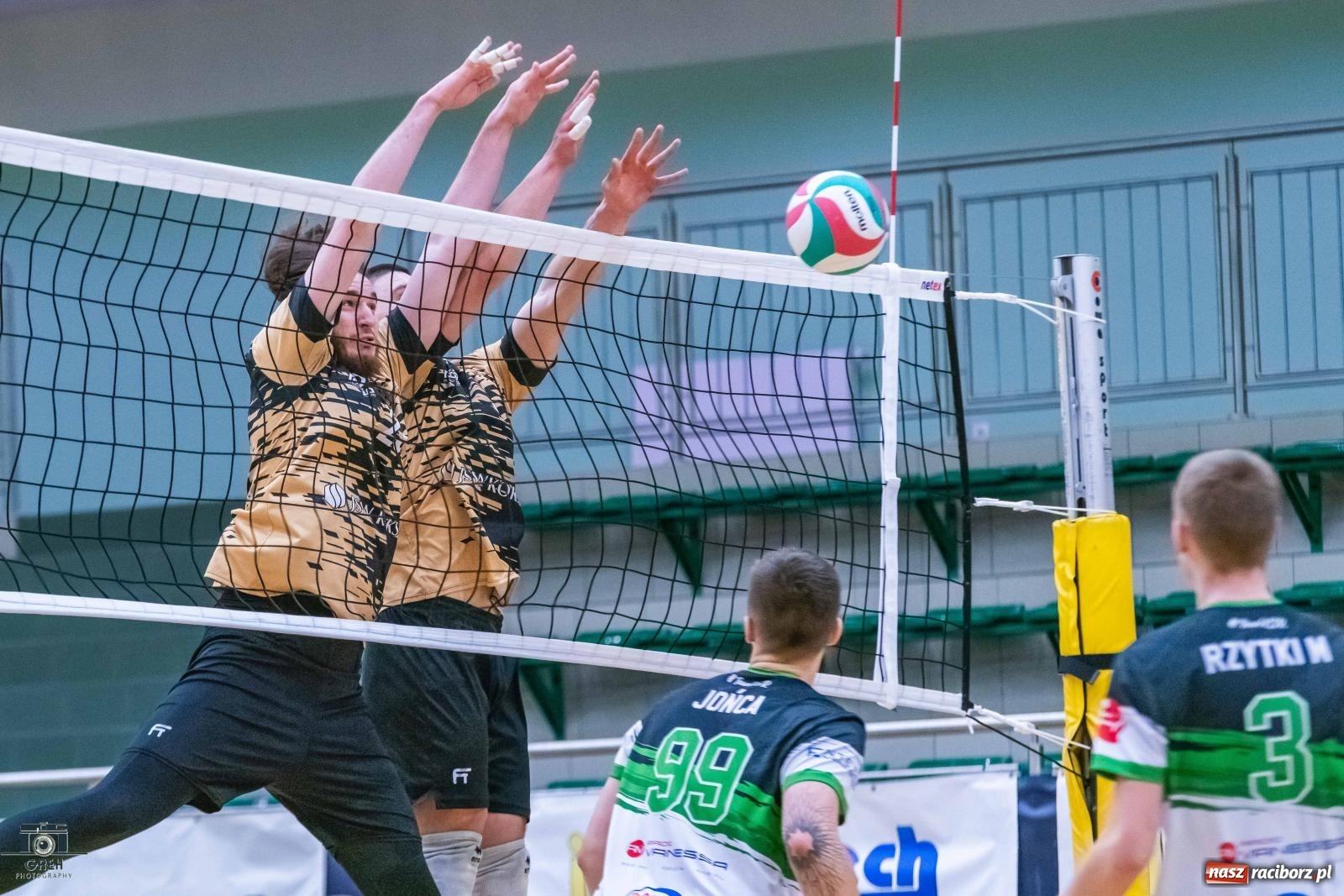 Zdjęcie w galerii na portalu naszraciborz.pl: Raciborzanie wrócili z dalekiej podróży i pozbawili gości nadziei [FOTO] wiadomości z regionu