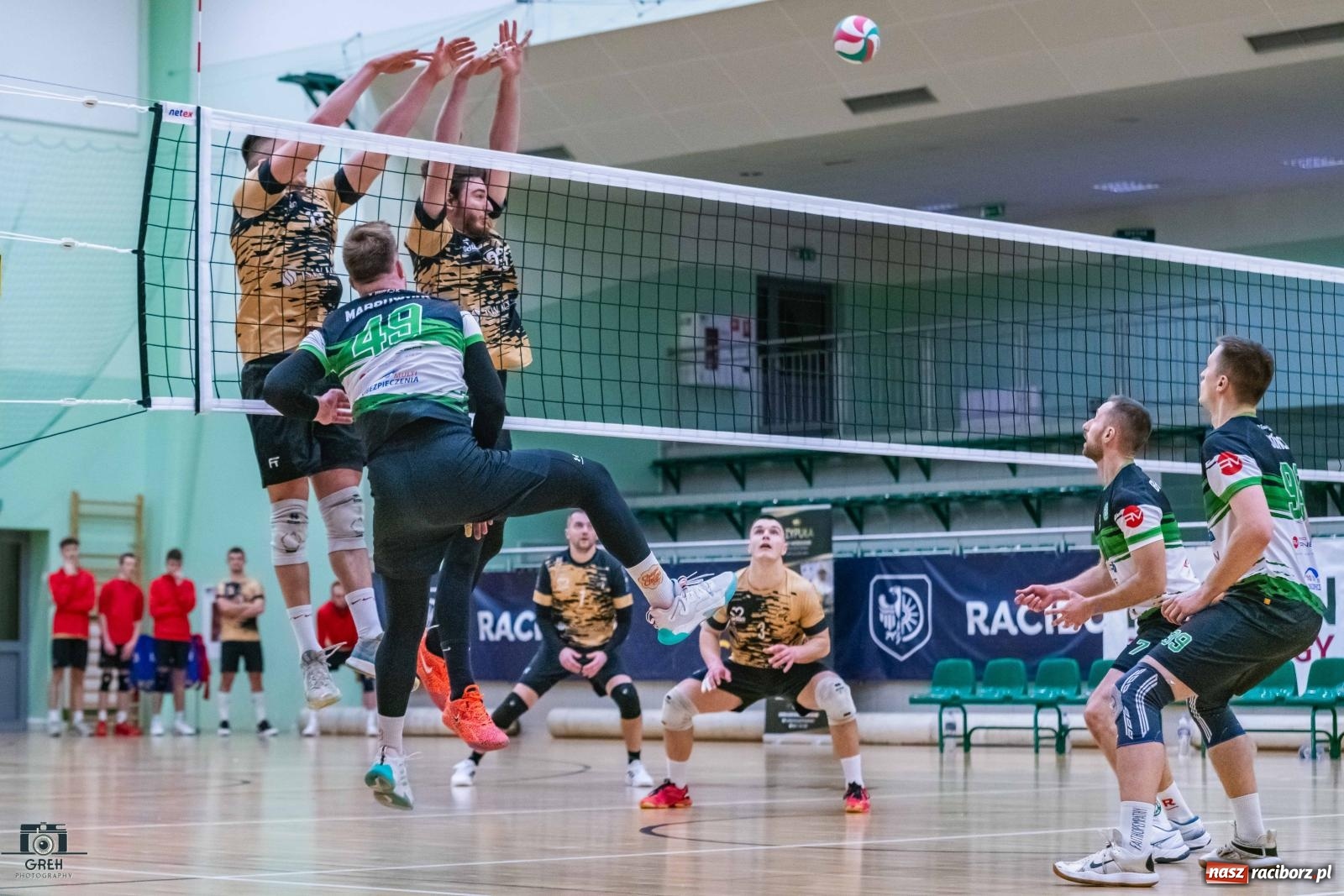 Zdjęcie w galerii na portalu naszraciborz.pl: Raciborzanie wrócili z dalekiej podróży i pozbawili gości nadziei [FOTO] wiadomości z regionu