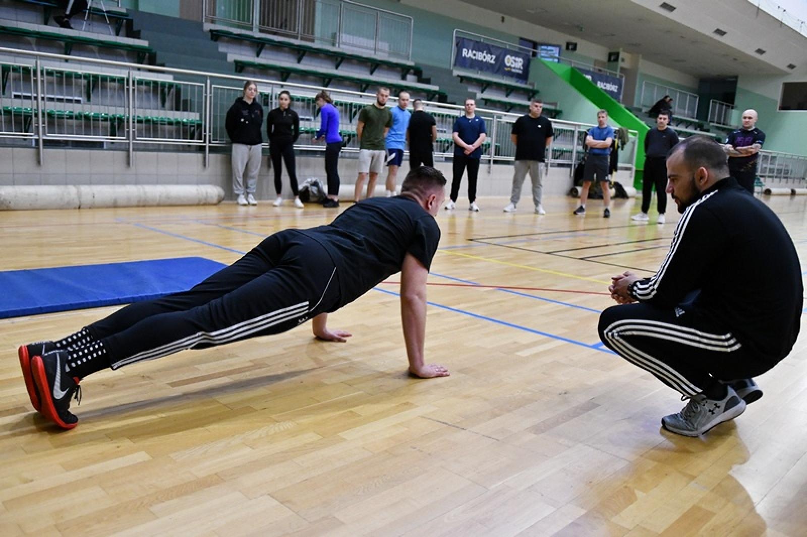Zdjęcie w galerii na portalu naszraciborz.pl: Pierwsze rekrutacje w 2025 roku do Śląskiego Oddziału Straży Granicznej w Raciborzu wiadomości z regionu