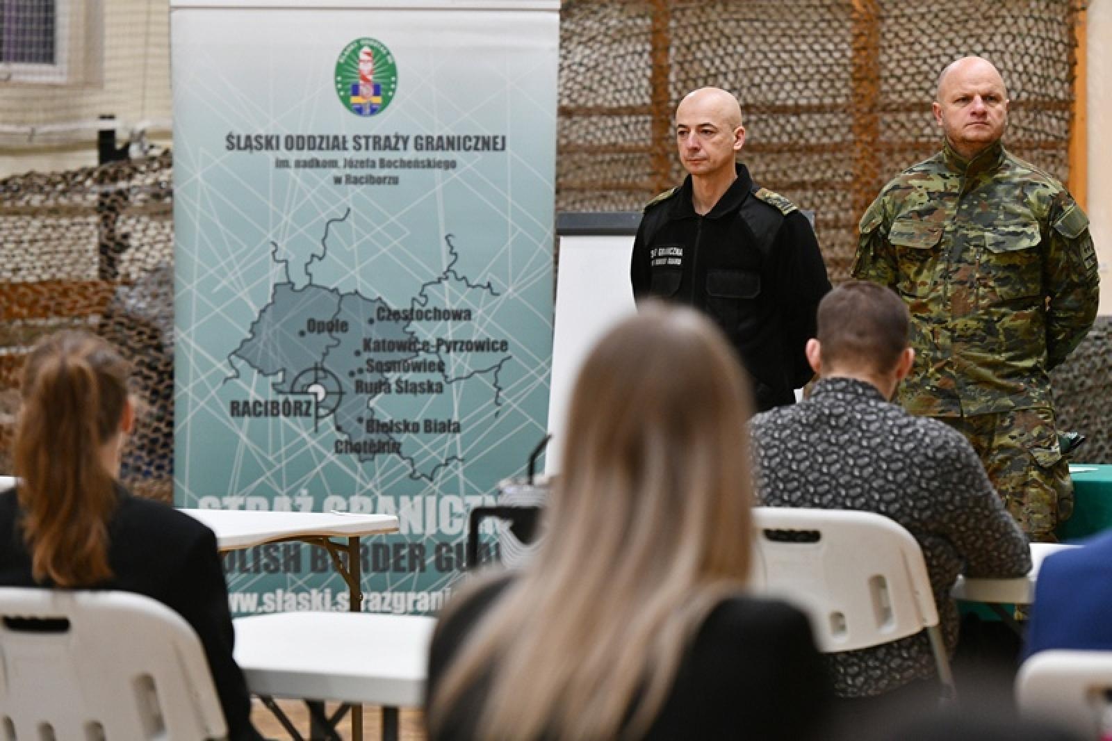 Zdjęcie w galerii na portalu naszraciborz.pl: Pierwsze rekrutacje w 2025 roku do Śląskiego Oddziału Straży Granicznej w Raciborzu wiadomości z regionu