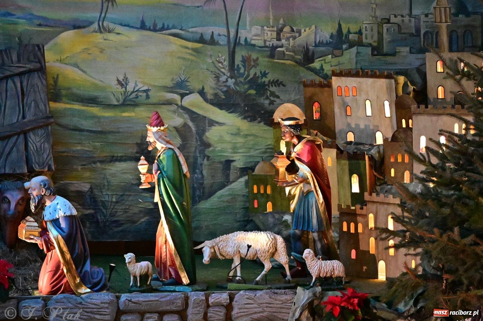 Zdjęcie w galerii na portalu naszraciborz.pl: Kolędowanie z zespołem Obdarowani na Płoni wiadomości z regionu