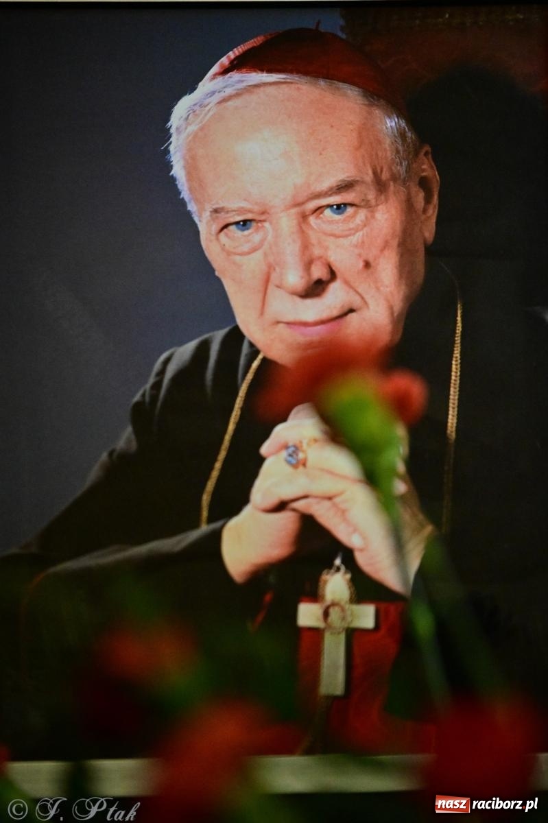 Zdjęcie w galerii na portalu naszraciborz.pl: Kolędowanie z zespołem Obdarowani na Płoni wiadomości z regionu