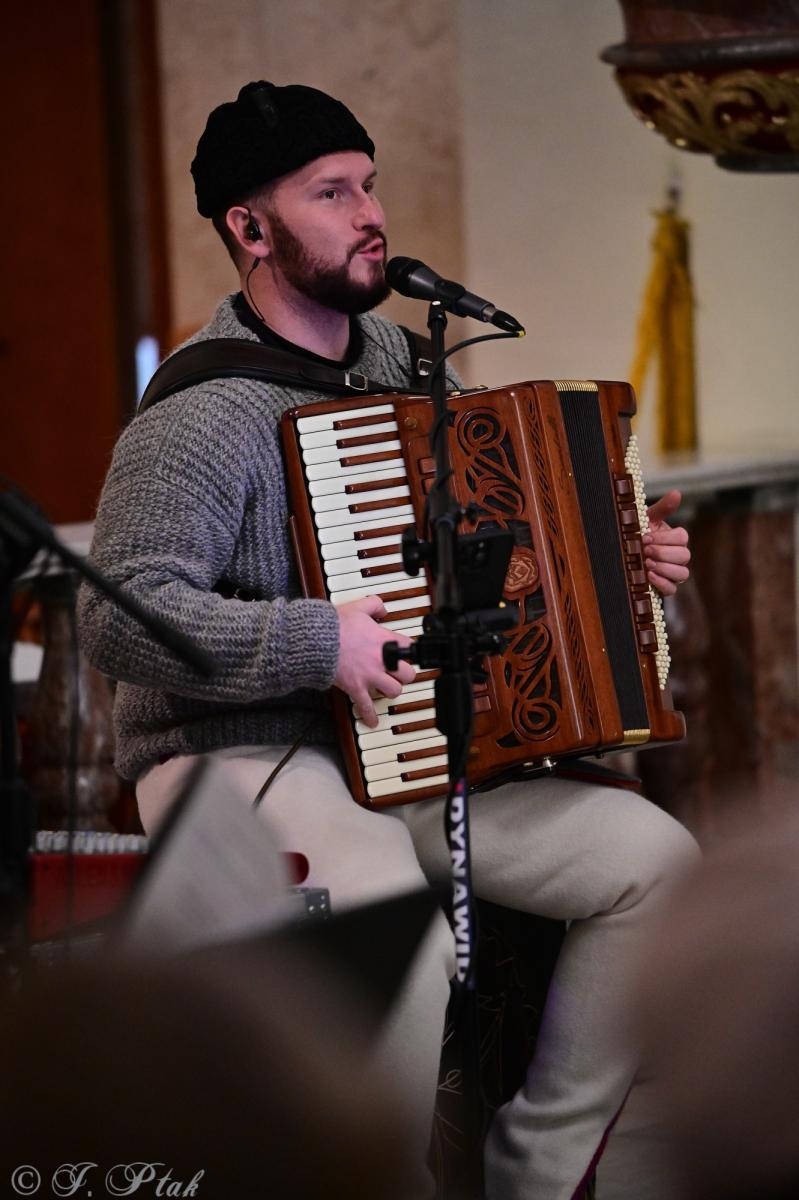Zdjęcie w galerii na portalu naszraciborz.pl: Beskidzcy Zbóje u raciborskiej Pani wiadomości z regionu