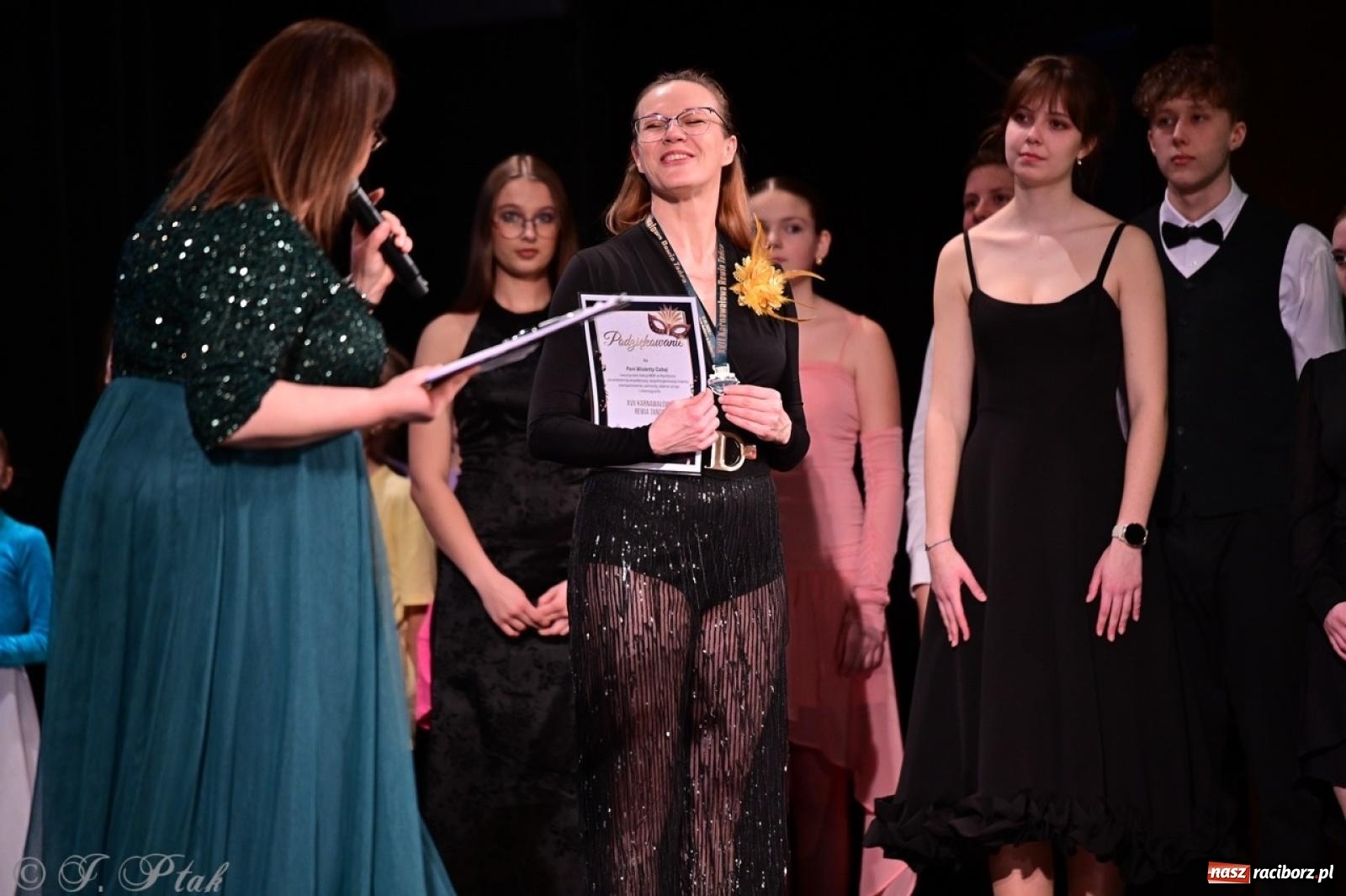 Zdjęcie w galerii na portalu naszraciborz.pl: Karnawałowy pokaz talentów młodych tancerzy MDK-u wiadomości z regionu