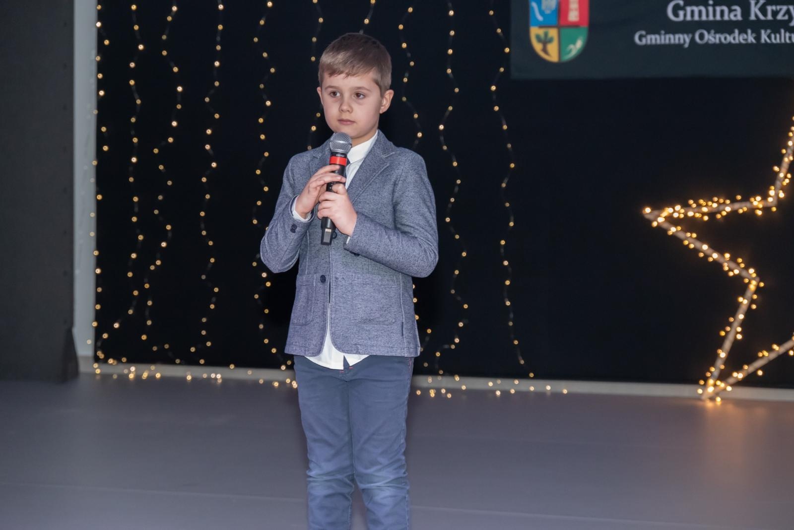 Zdjęcie w galerii na portalu naszraciborz.pl: Kolędy w mistrzowskim wykonaniu. Koncert Galowy XX Przeglądu Kolęd i Pastorałek w Tworkowie wiadomości z regionu