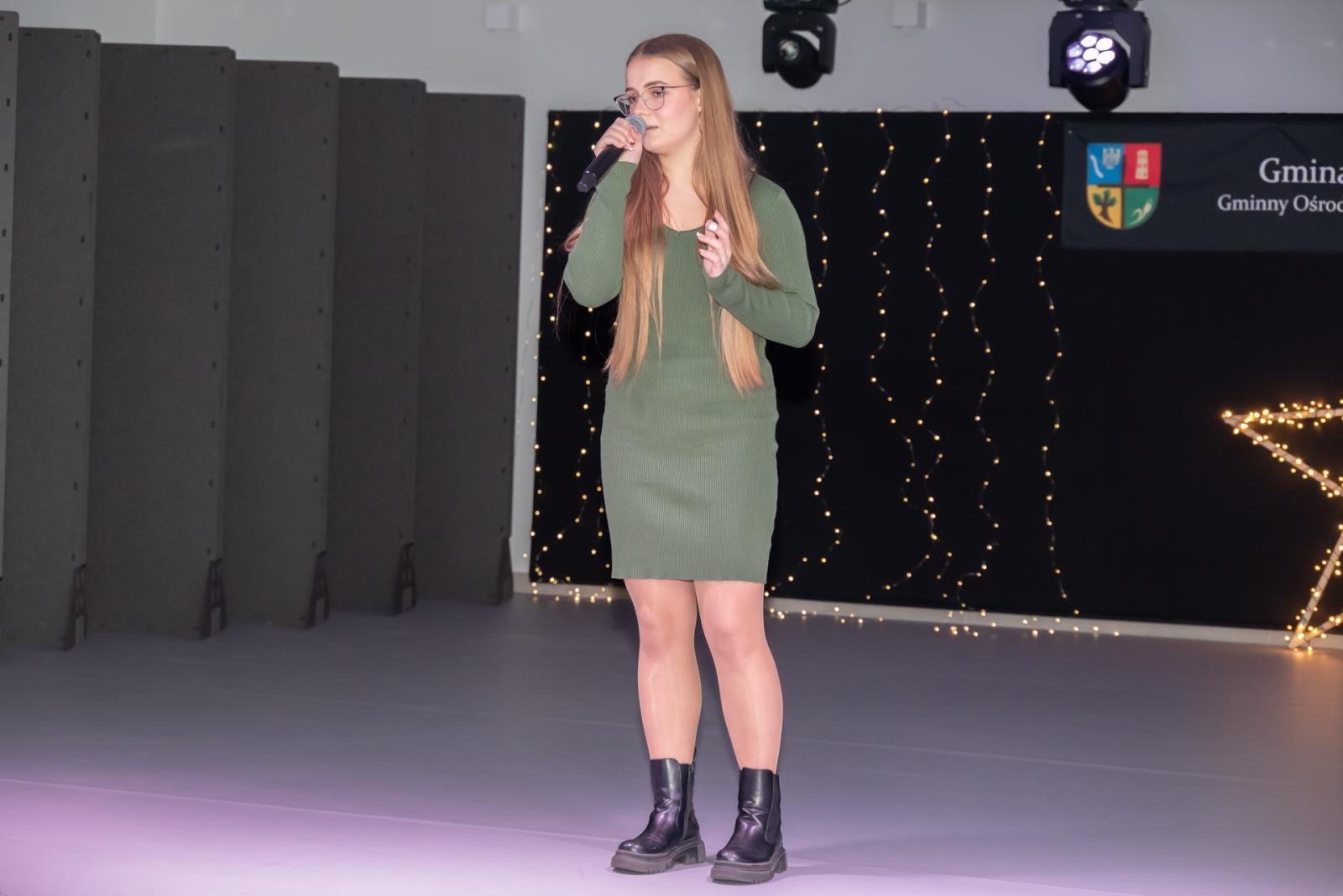 Zdjęcie w galerii na portalu naszraciborz.pl: Kolędy w mistrzowskim wykonaniu. Koncert Galowy XX Przeglądu Kolęd i Pastorałek w Tworkowie wiadomości z regionu