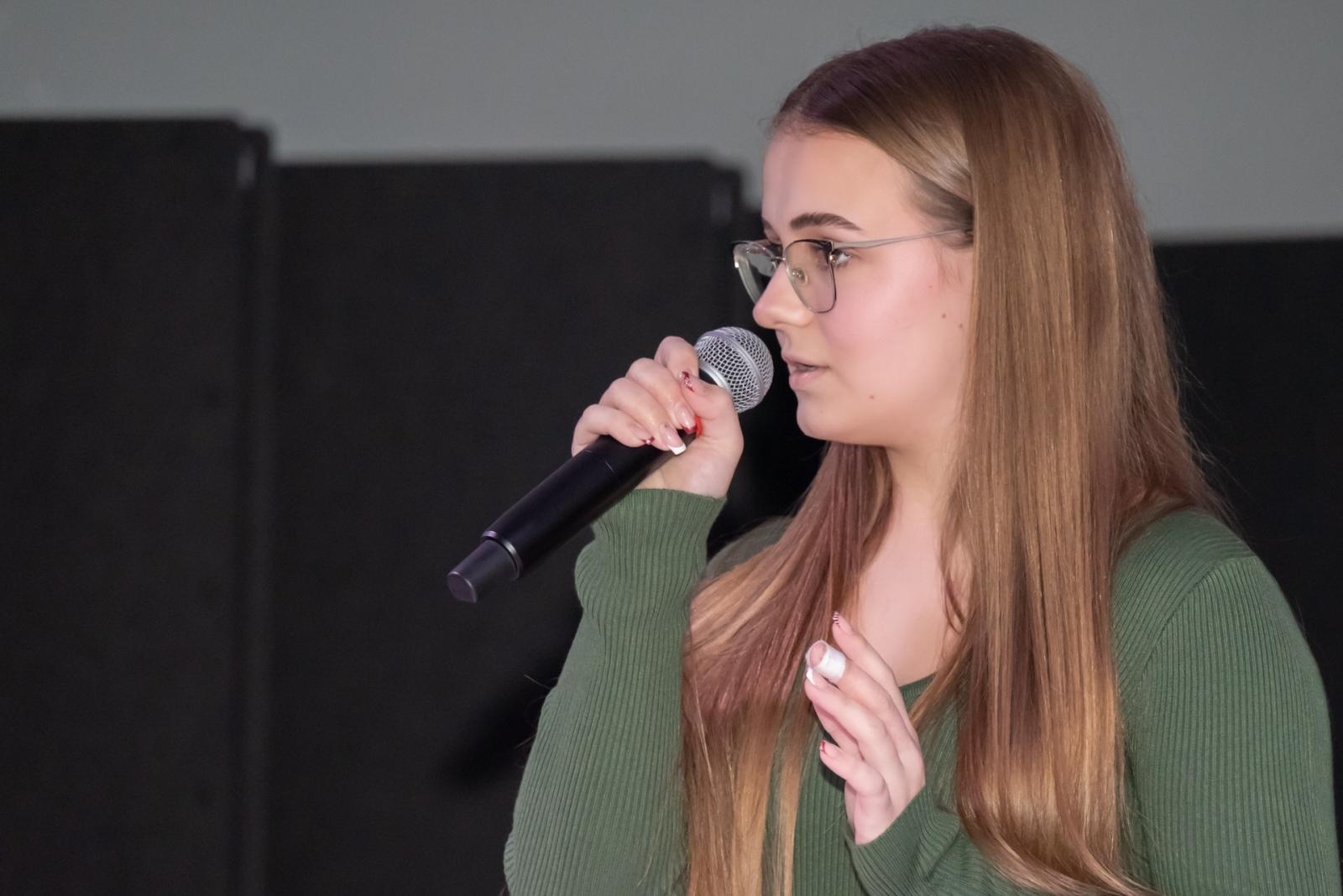 Zdjęcie w galerii na portalu naszraciborz.pl: Kolędy w mistrzowskim wykonaniu. Koncert Galowy XX Przeglądu Kolęd i Pastorałek w Tworkowie wiadomości z regionu