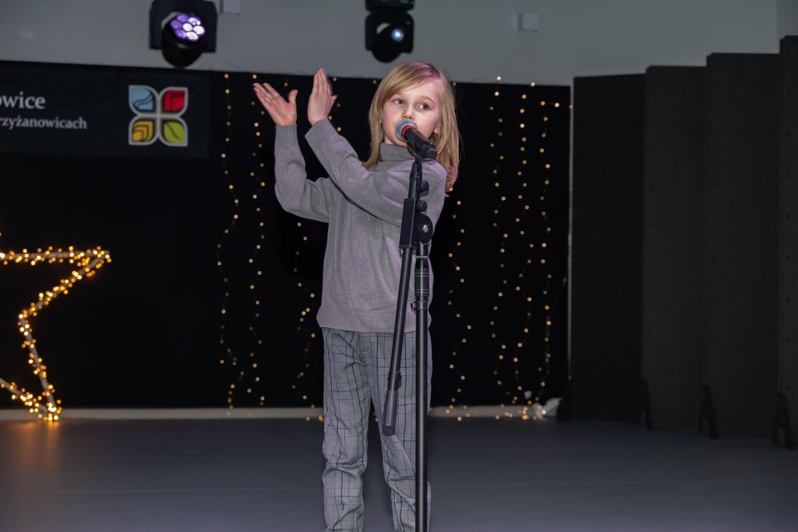 Zdjęcie w galerii na portalu naszraciborz.pl: Kolędy w mistrzowskim wykonaniu. Koncert Galowy XX Przeglądu Kolęd i Pastorałek w Tworkowie wiadomości z regionu