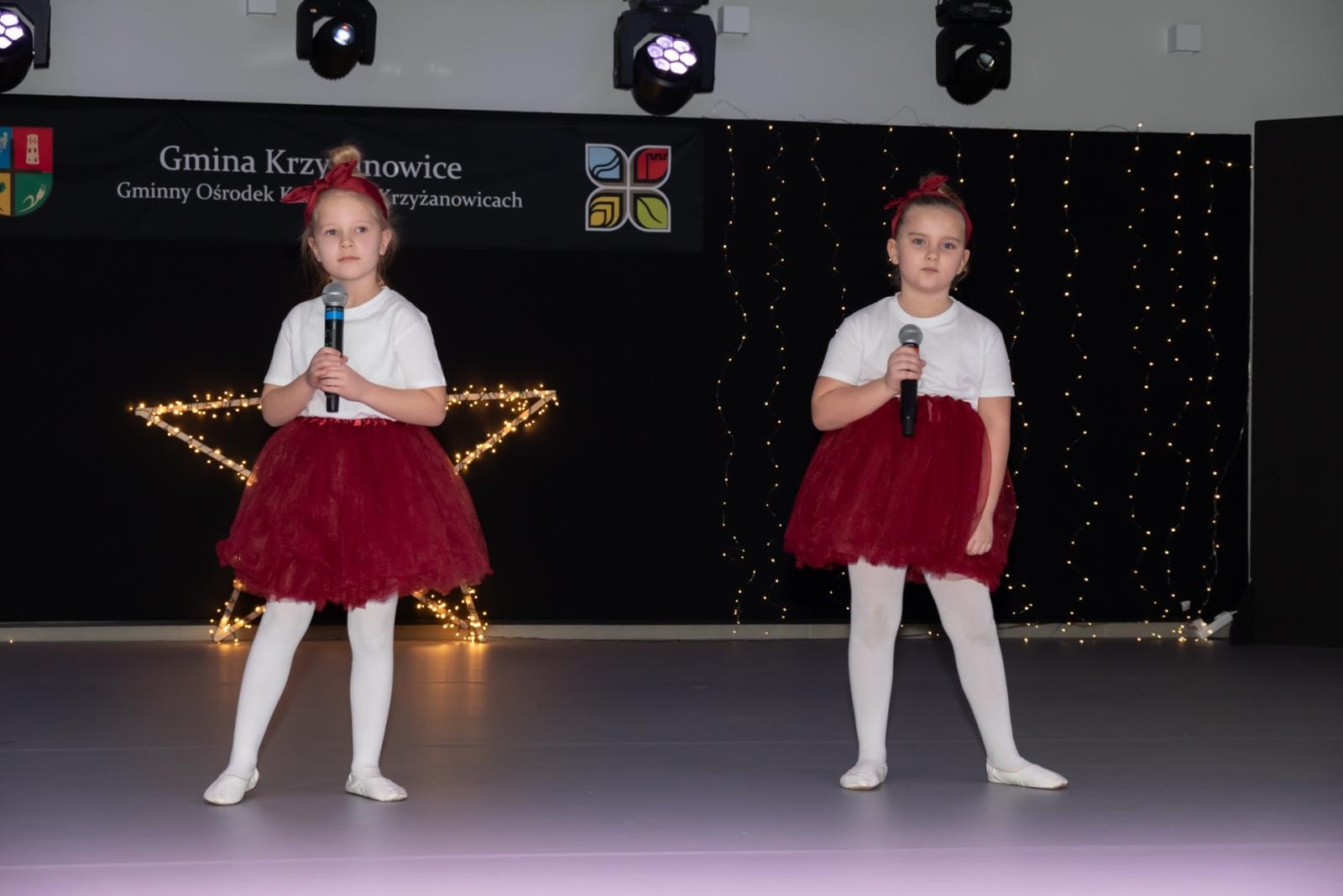 Zdjęcie w galerii na portalu naszraciborz.pl: Kolędy w mistrzowskim wykonaniu. Koncert Galowy XX Przeglądu Kolęd i Pastorałek w Tworkowie wiadomości z regionu