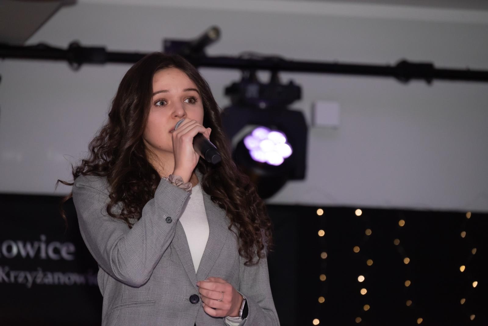 Zdjęcie w galerii na portalu naszraciborz.pl: Kolędy w mistrzowskim wykonaniu. Koncert Galowy XX Przeglądu Kolęd i Pastorałek w Tworkowie wiadomości z regionu