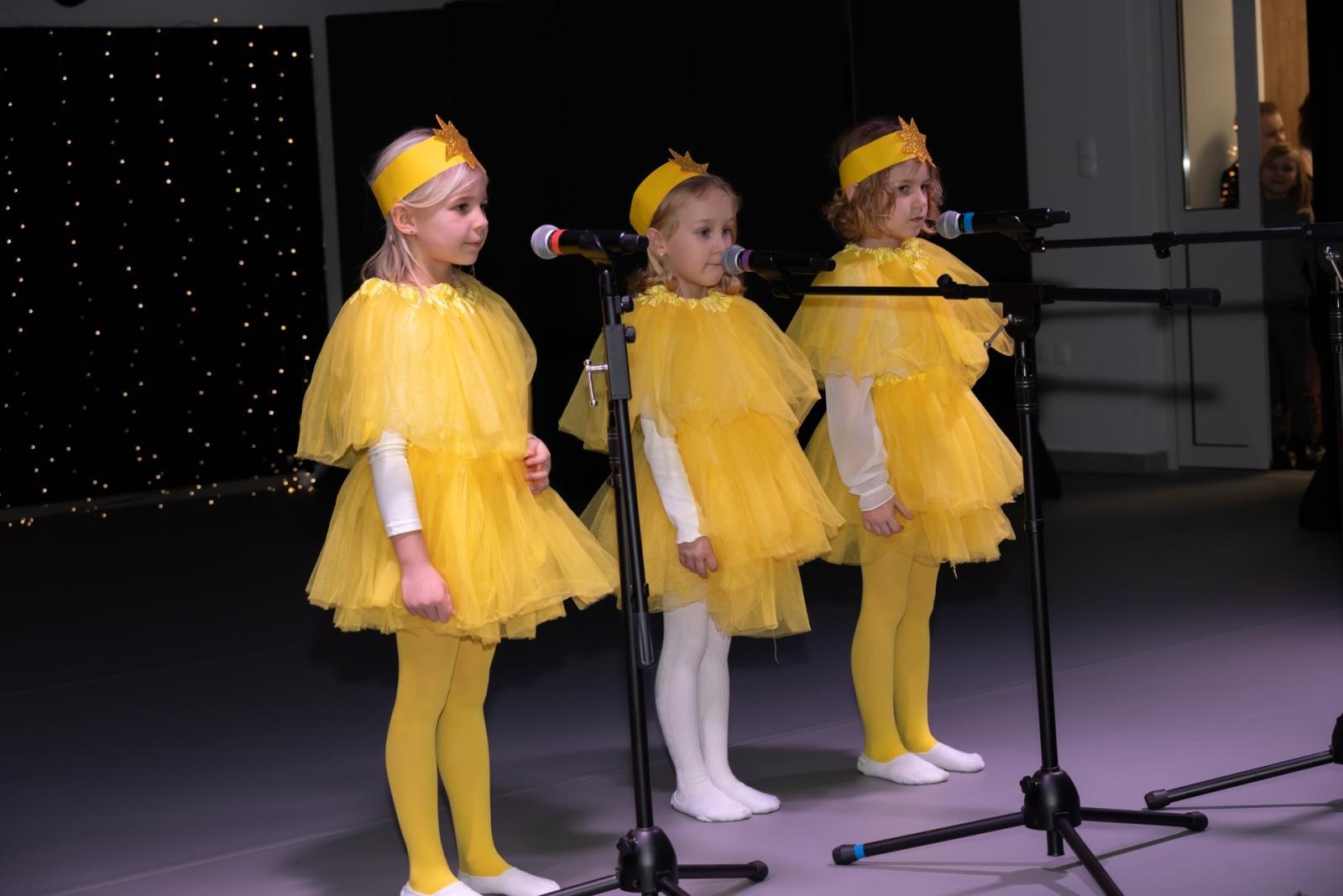 Zdjęcie w galerii na portalu naszraciborz.pl: Kolędy w mistrzowskim wykonaniu. Koncert Galowy XX Przeglądu Kolęd i Pastorałek w Tworkowie wiadomości z regionu