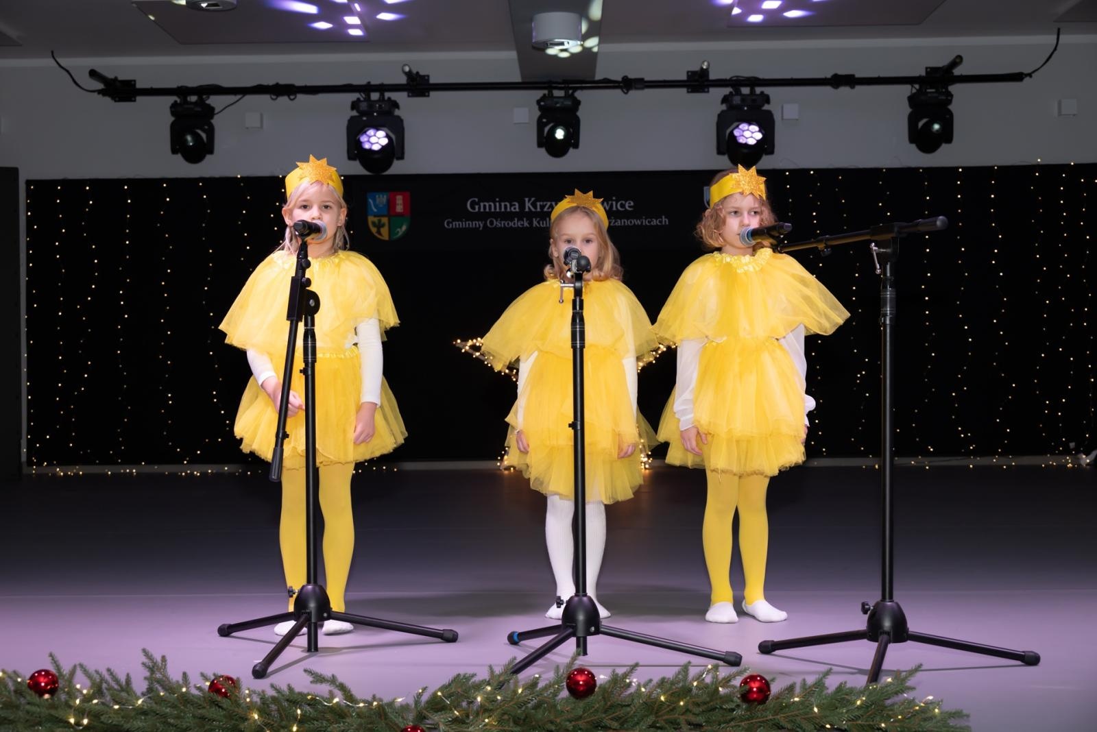 Zdjęcie w galerii na portalu naszraciborz.pl: Kolędy w mistrzowskim wykonaniu. Koncert Galowy XX Przeglądu Kolęd i Pastorałek w Tworkowie wiadomości z regionu