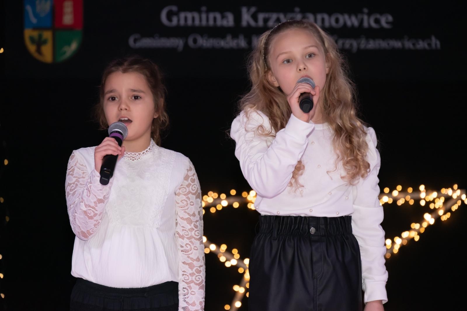 Zdjęcie w galerii na portalu naszraciborz.pl: Kolędy w mistrzowskim wykonaniu. Koncert Galowy XX Przeglądu Kolęd i Pastorałek w Tworkowie wiadomości z regionu