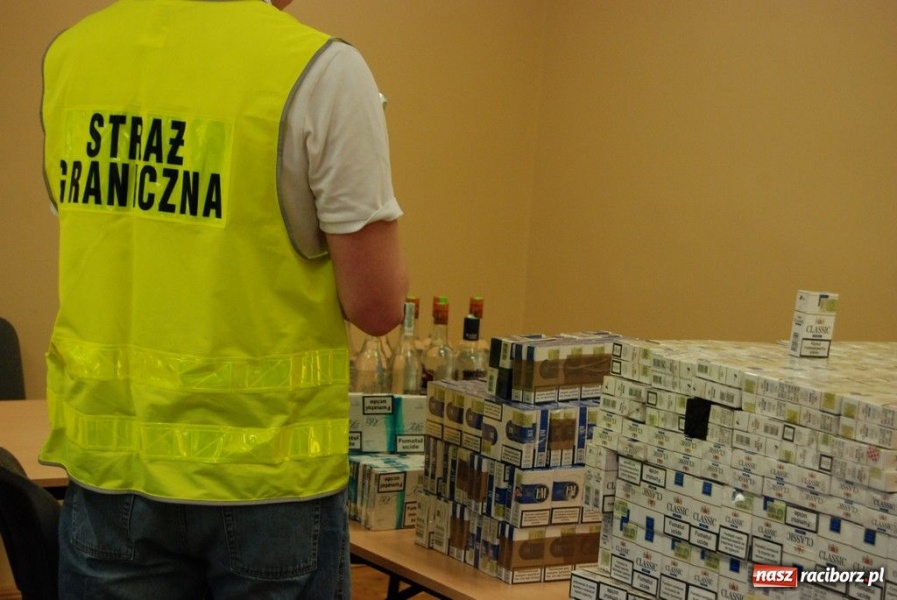 Zdjęcie w galerii na portalu naszraciborz.pl: ŚOSG: Zatrzymano ponad 3 000 paczek papierosów wiadomości z regionu
