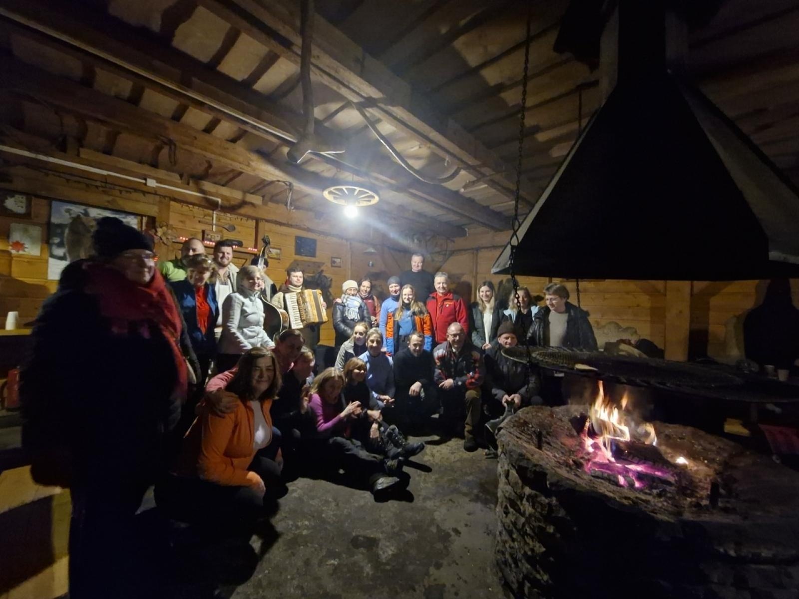 Zdjęcie w galerii na portalu naszraciborz.pl: Kulig w Wiśle-Czarne zorganizowany przez PTTK Oddział Racibórz – zimowa przygoda pełna wiadomości z regionu