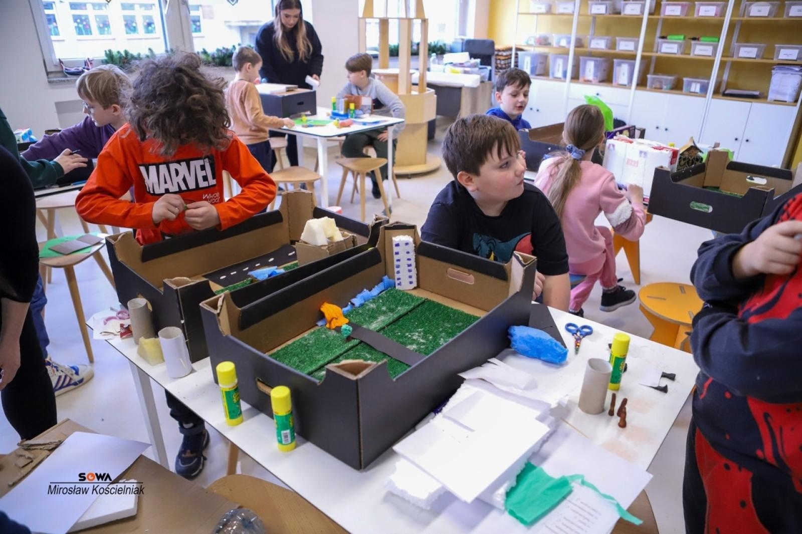 Zdjęcie w galerii na portalu naszraciborz.pl: Kreatywne Soboty w SOWA Racibórz – świat w miniaturze i łączone bilety z Muzeum wiadomości z regionu