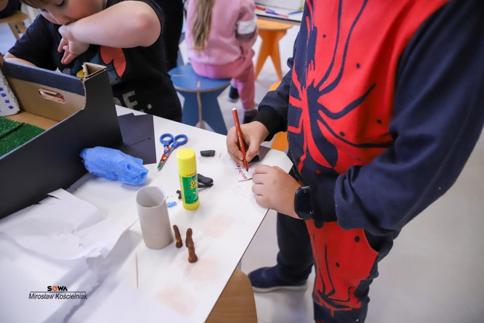 Zdjęcie w galerii na portalu naszraciborz.pl: Kreatywne Soboty w SOWA Racibórz – świat w miniaturze i łączone bilety z Muzeum wiadomości z regionu