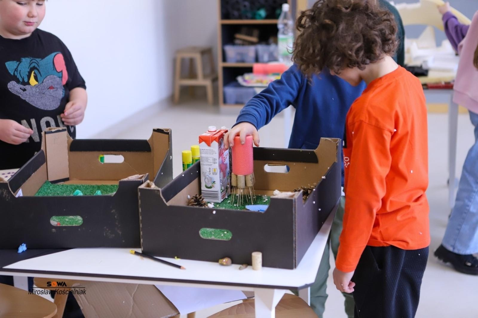 Zdjęcie w galerii na portalu naszraciborz.pl: Kreatywne Soboty w SOWA Racibórz – świat w miniaturze i łączone bilety z Muzeum wiadomości z regionu