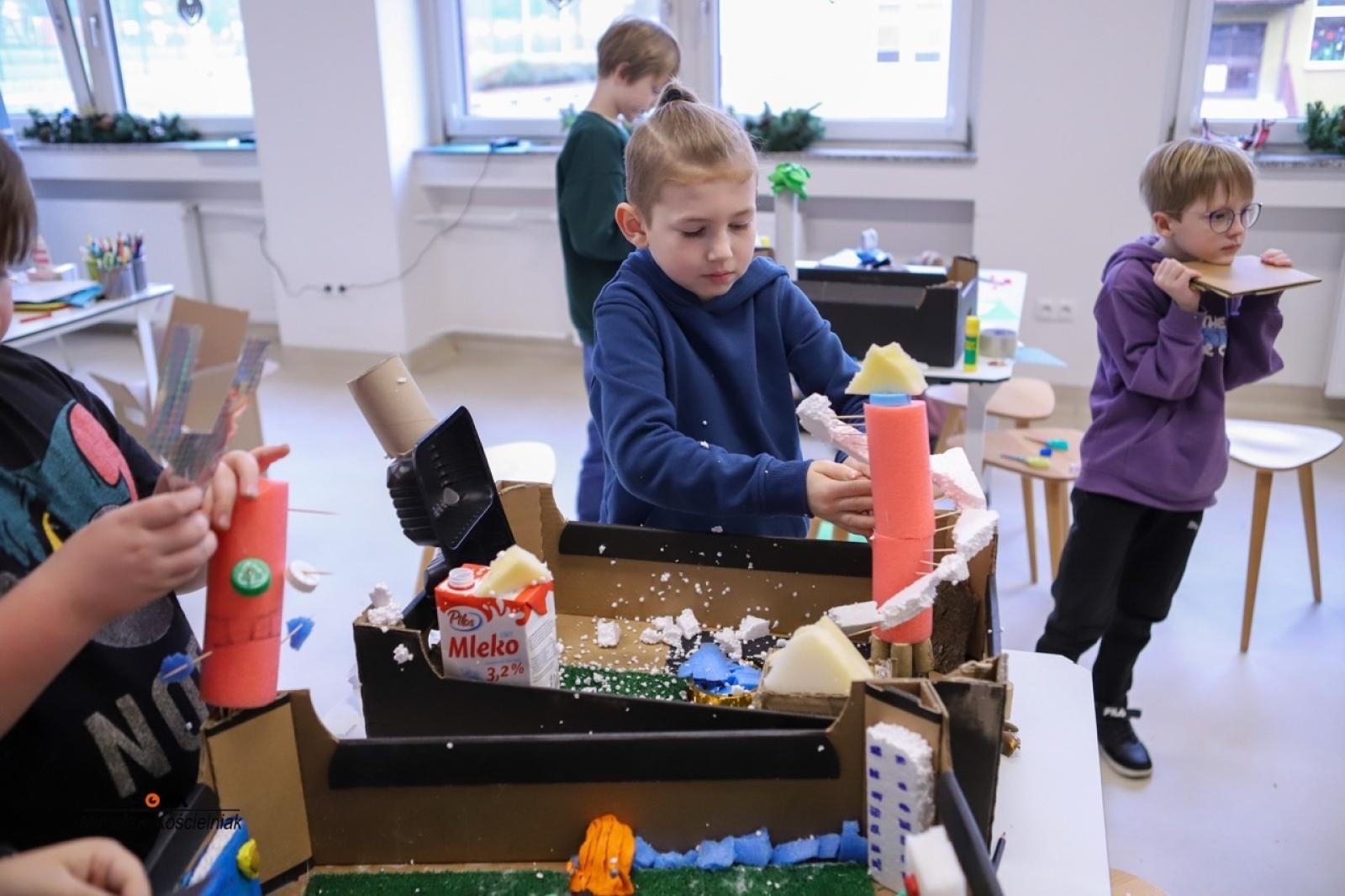 Zdjęcie w galerii na portalu naszraciborz.pl: Kreatywne Soboty w SOWA Racibórz – świat w miniaturze i łączone bilety z Muzeum wiadomości z regionu