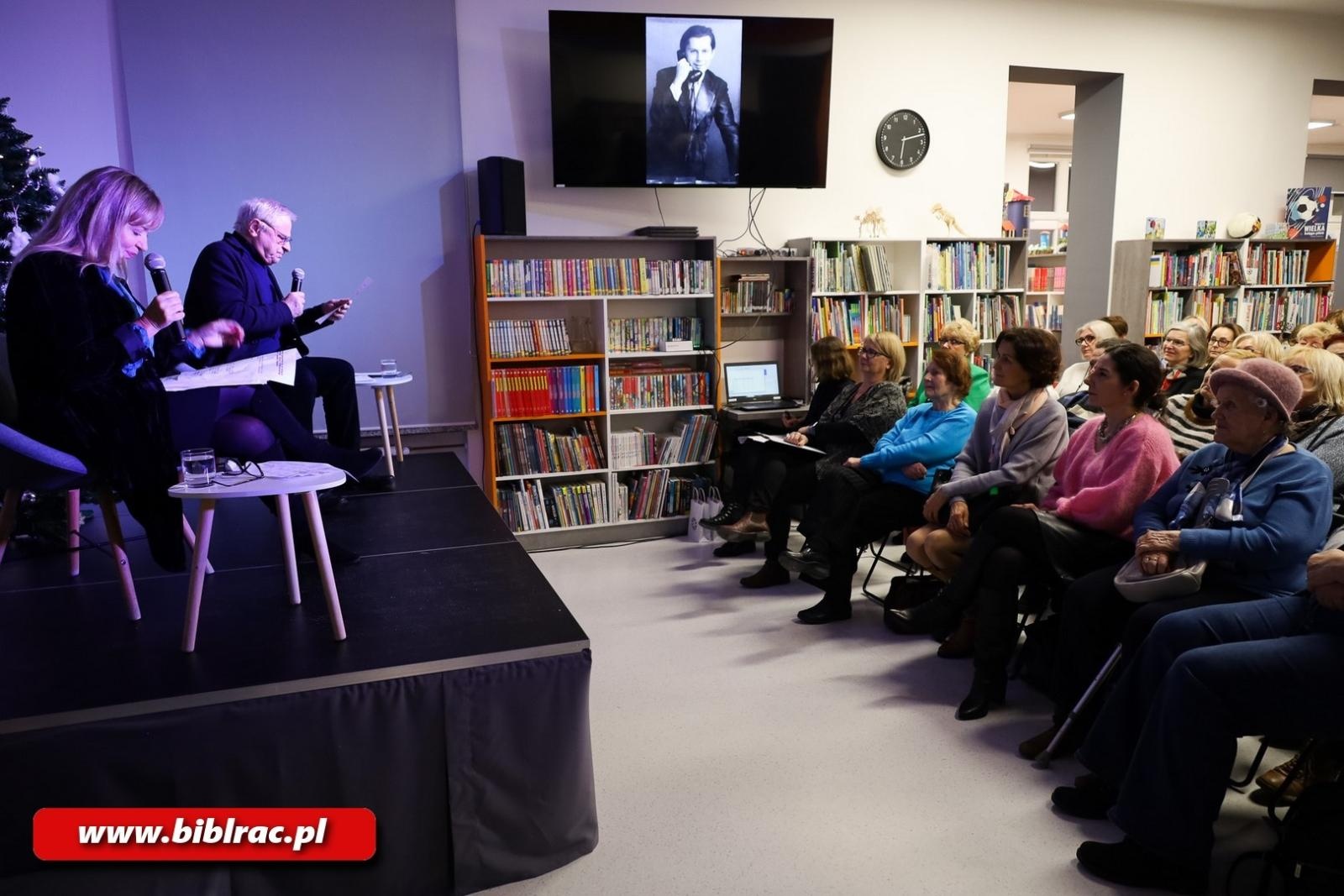 Zdjęcie w galerii na portalu naszraciborz.pl: Dorota Segda i Jacek Romanowski gwiazdami Spotkania Noworocznego w bibliotece wiadomości z regionu