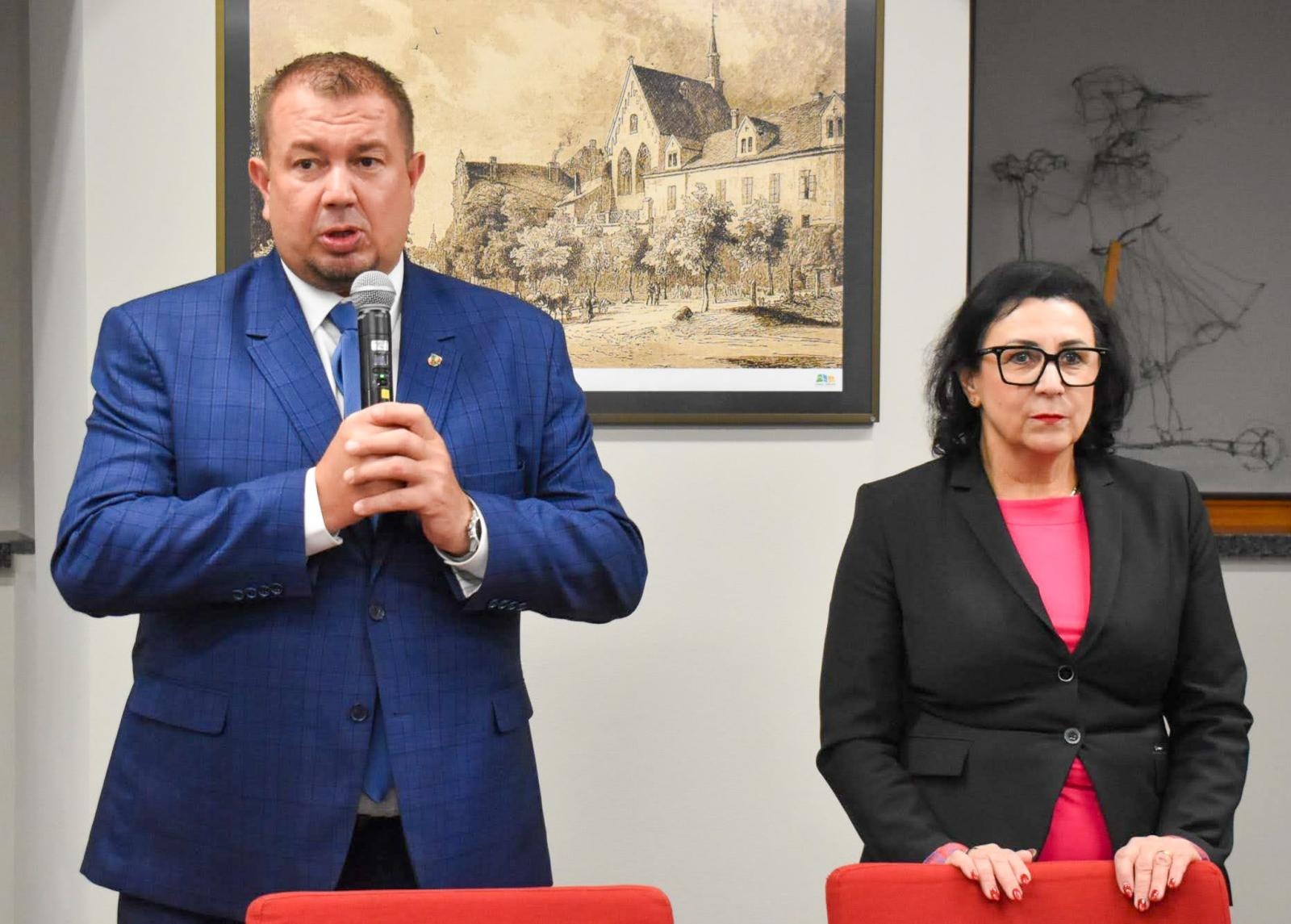 Zdjęcie w galerii na portalu naszraciborz.pl: IV Powiatowy Stół Gospodarczy w Raciborzu: dialog samorządu z biznesem wiadomości z regionu