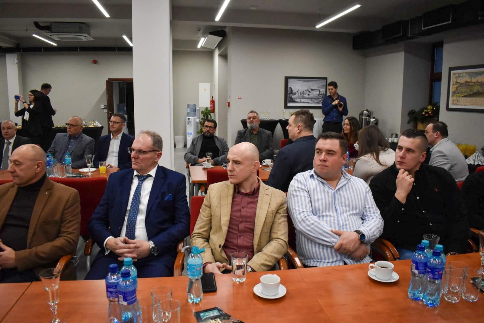 Zdjęcie w galerii na portalu naszraciborz.pl: IV Powiatowy Stół Gospodarczy w Raciborzu: dialog samorządu z biznesem wiadomości z regionu