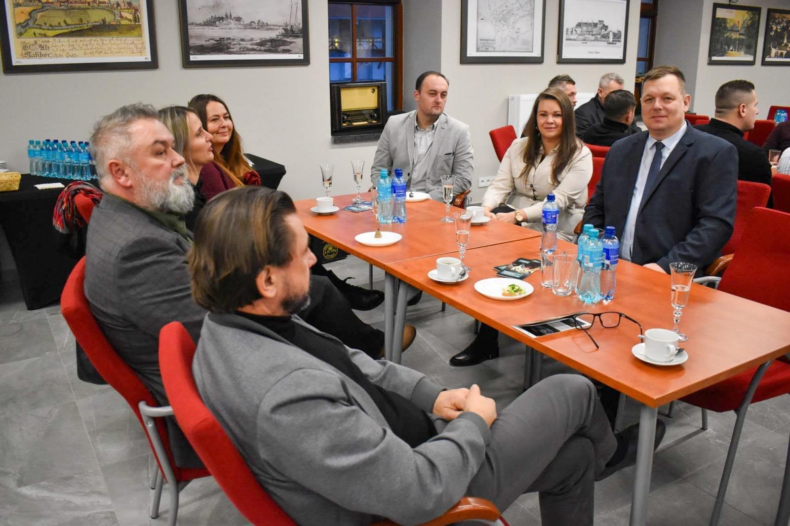 Zdjęcie w galerii na portalu naszraciborz.pl: IV Powiatowy Stół Gospodarczy w Raciborzu: dialog samorządu z biznesem wiadomości z regionu