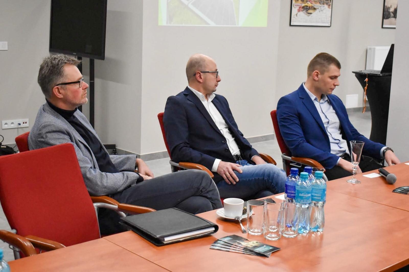 Zdjęcie w galerii na portalu naszraciborz.pl: IV Powiatowy Stół Gospodarczy w Raciborzu: dialog samorządu z biznesem wiadomości z regionu