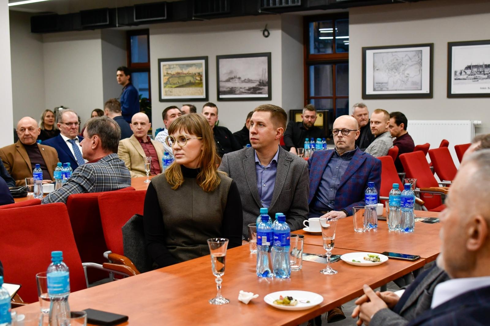 Zdjęcie w galerii na portalu naszraciborz.pl: IV Powiatowy Stół Gospodarczy w Raciborzu: dialog samorządu z biznesem wiadomości z regionu