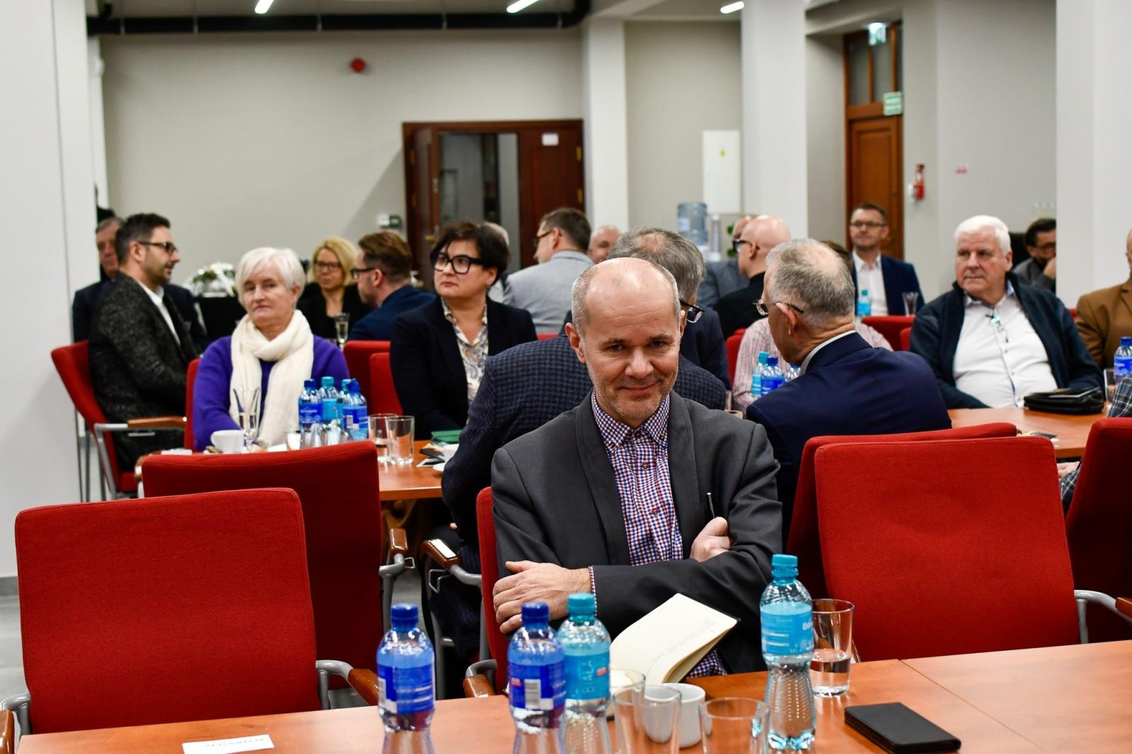 Zdjęcie w galerii na portalu naszraciborz.pl: IV Powiatowy Stół Gospodarczy w Raciborzu: dialog samorządu z biznesem wiadomości z regionu