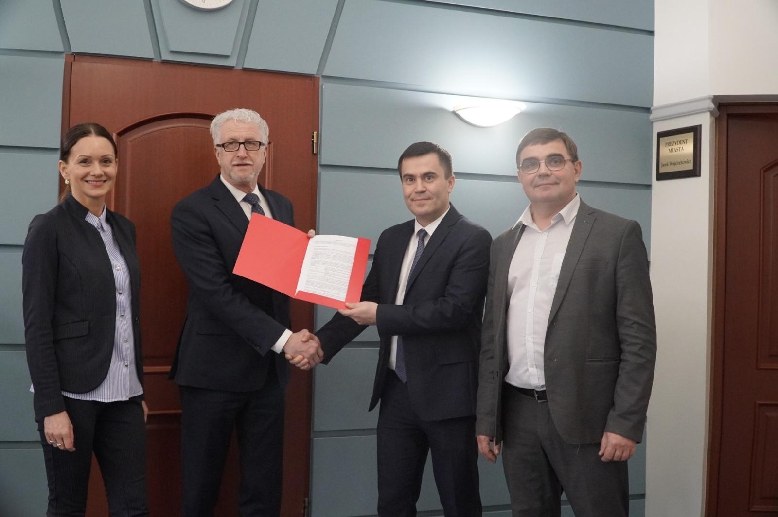 Zdjęcie w galerii na portalu naszraciborz.pl: Teren inwestycyjny w Raciborzu przy Cieszyńskiej sprzedany. Nowe perspektywy rozwoju gospodarczego wiadomości z regionu