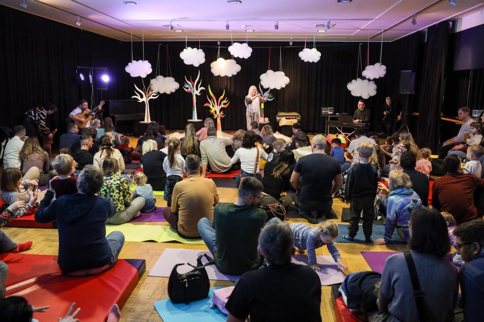 Zdjęcie w galerii na portalu naszraciborz.pl: Maluchy w Krainie Dźwięku i Kopciuszek wiadomości z regionu