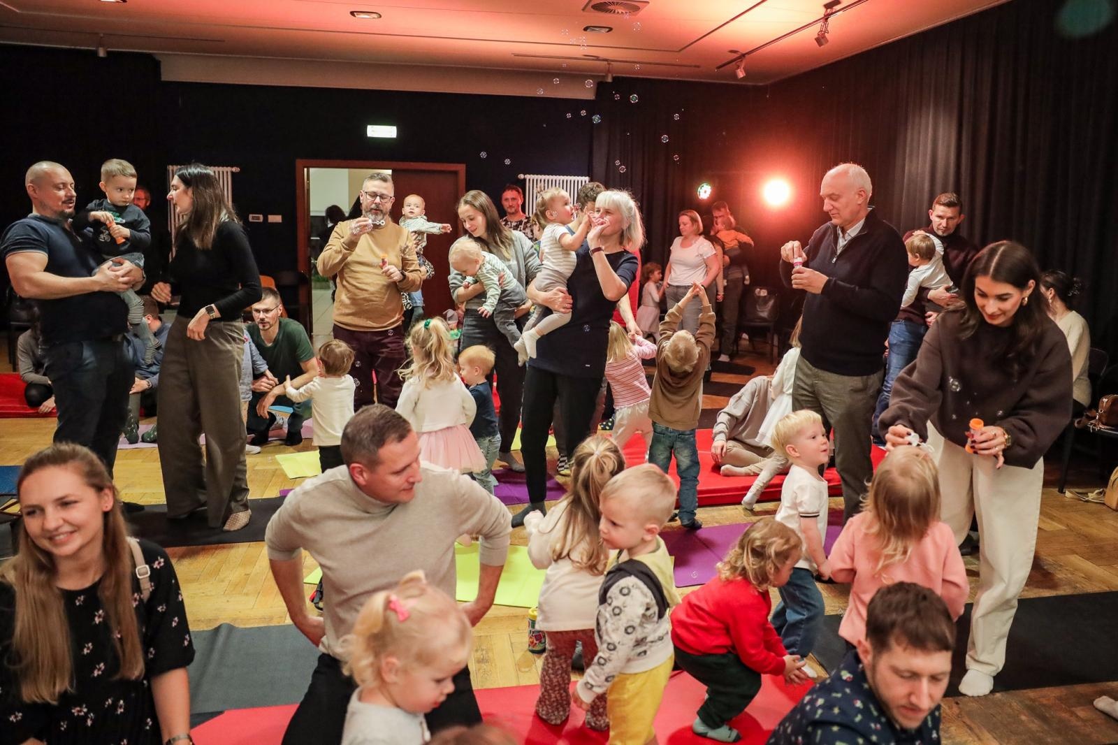Zdjęcie w galerii na portalu naszraciborz.pl: Maluchy w Krainie Dźwięku i Kopciuszek wiadomości z regionu