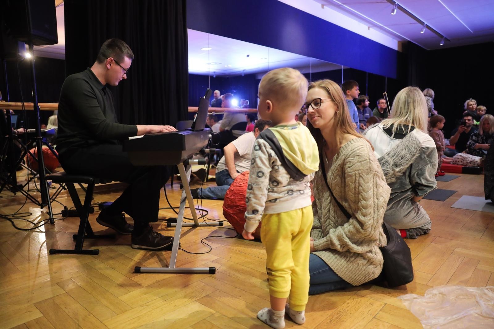 Zdjęcie w galerii na portalu naszraciborz.pl: Maluchy w Krainie Dźwięku i Kopciuszek wiadomości z regionu