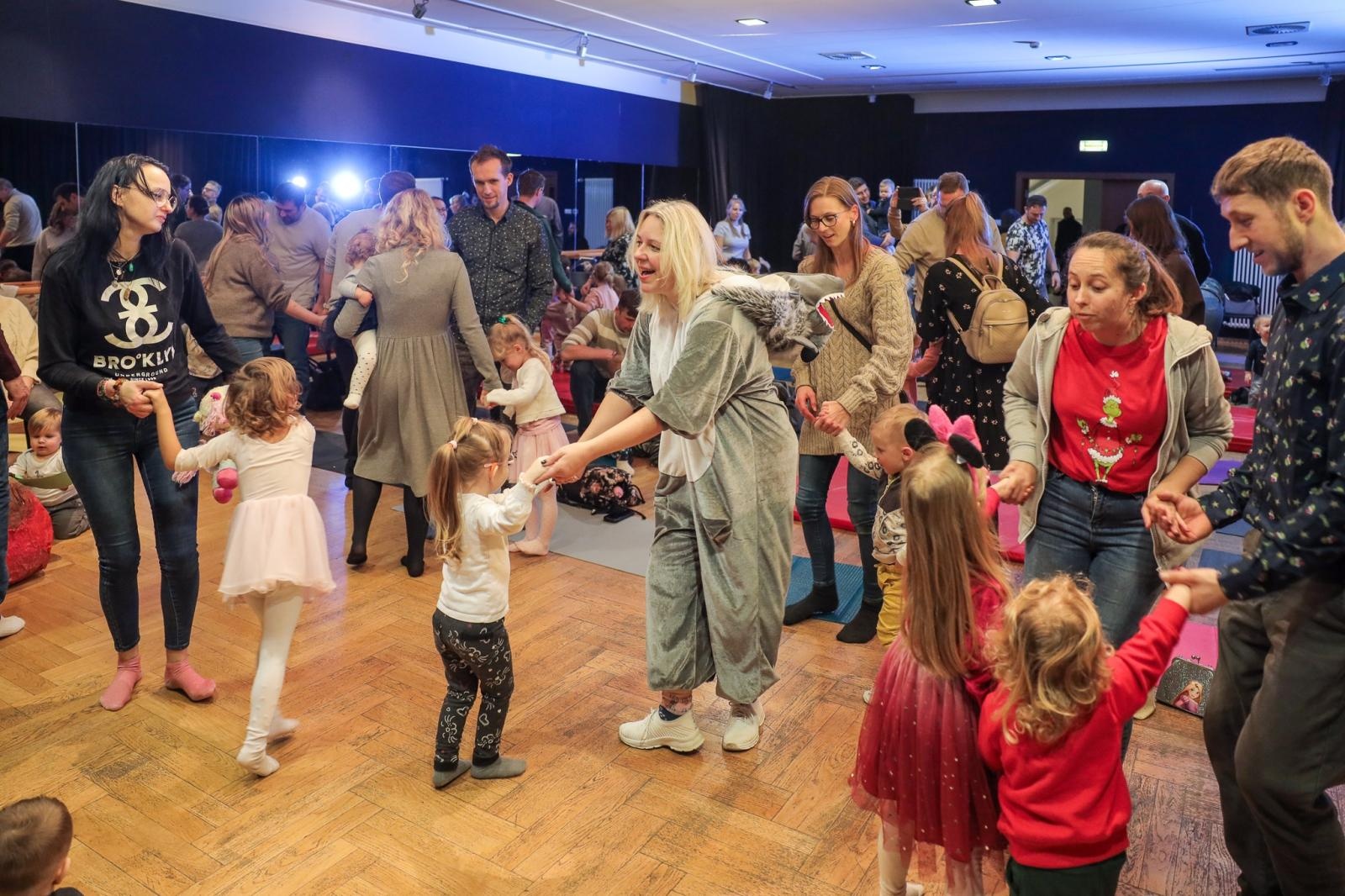 Zdjęcie w galerii na portalu naszraciborz.pl: Maluchy w Krainie Dźwięku i Kopciuszek wiadomości z regionu