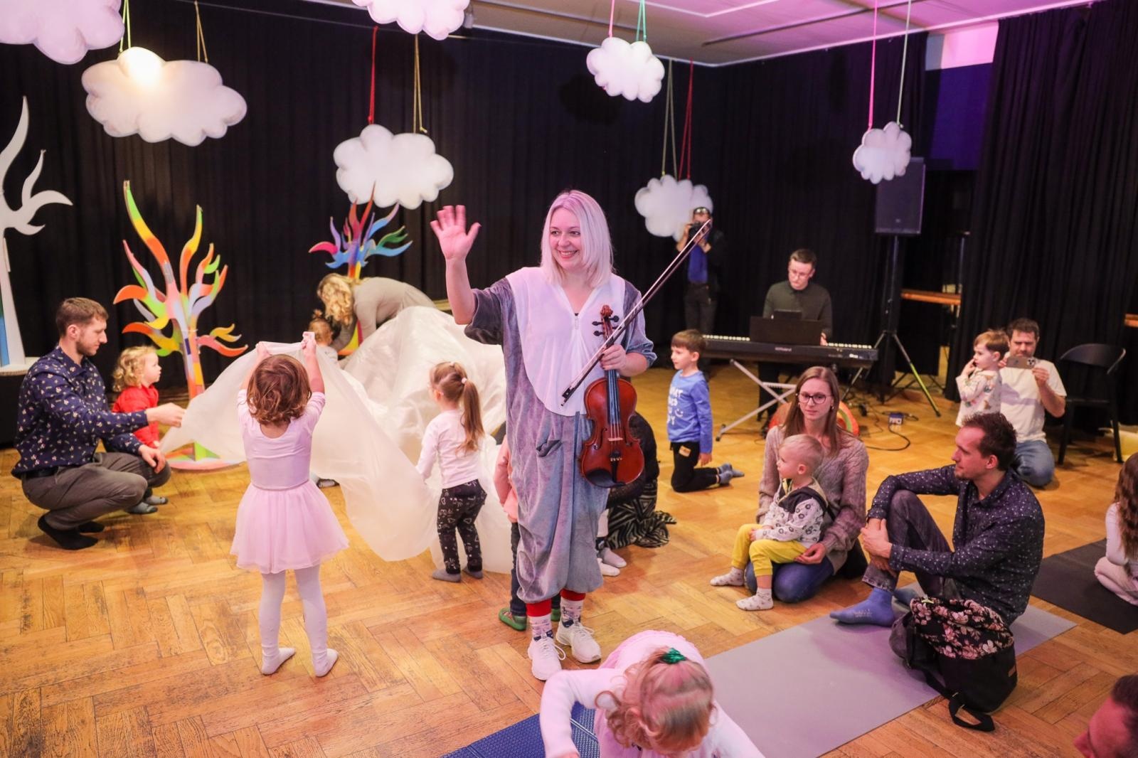 Zdjęcie w galerii na portalu naszraciborz.pl: Maluchy w Krainie Dźwięku i Kopciuszek wiadomości z regionu