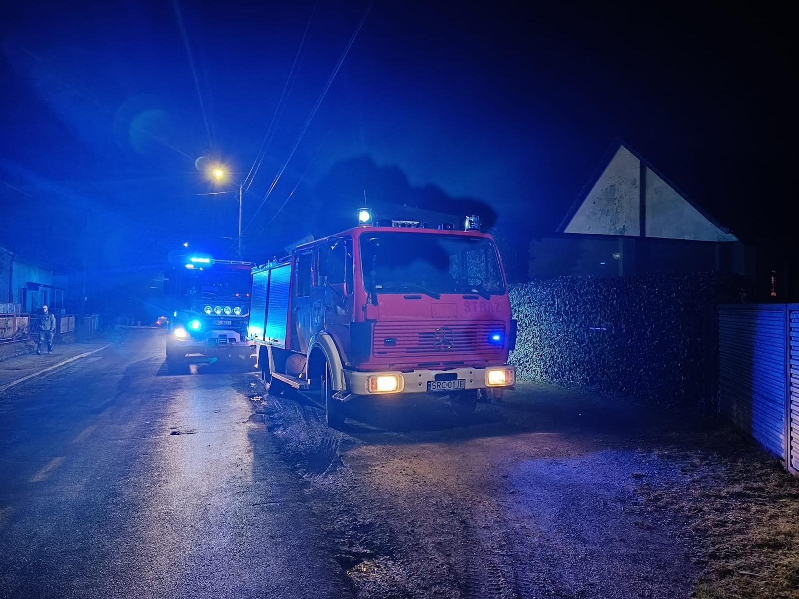Zdjęcie w galerii na portalu naszraciborz.pl: Pożar sadzy w kominie w Makowie wiadomości z regionu