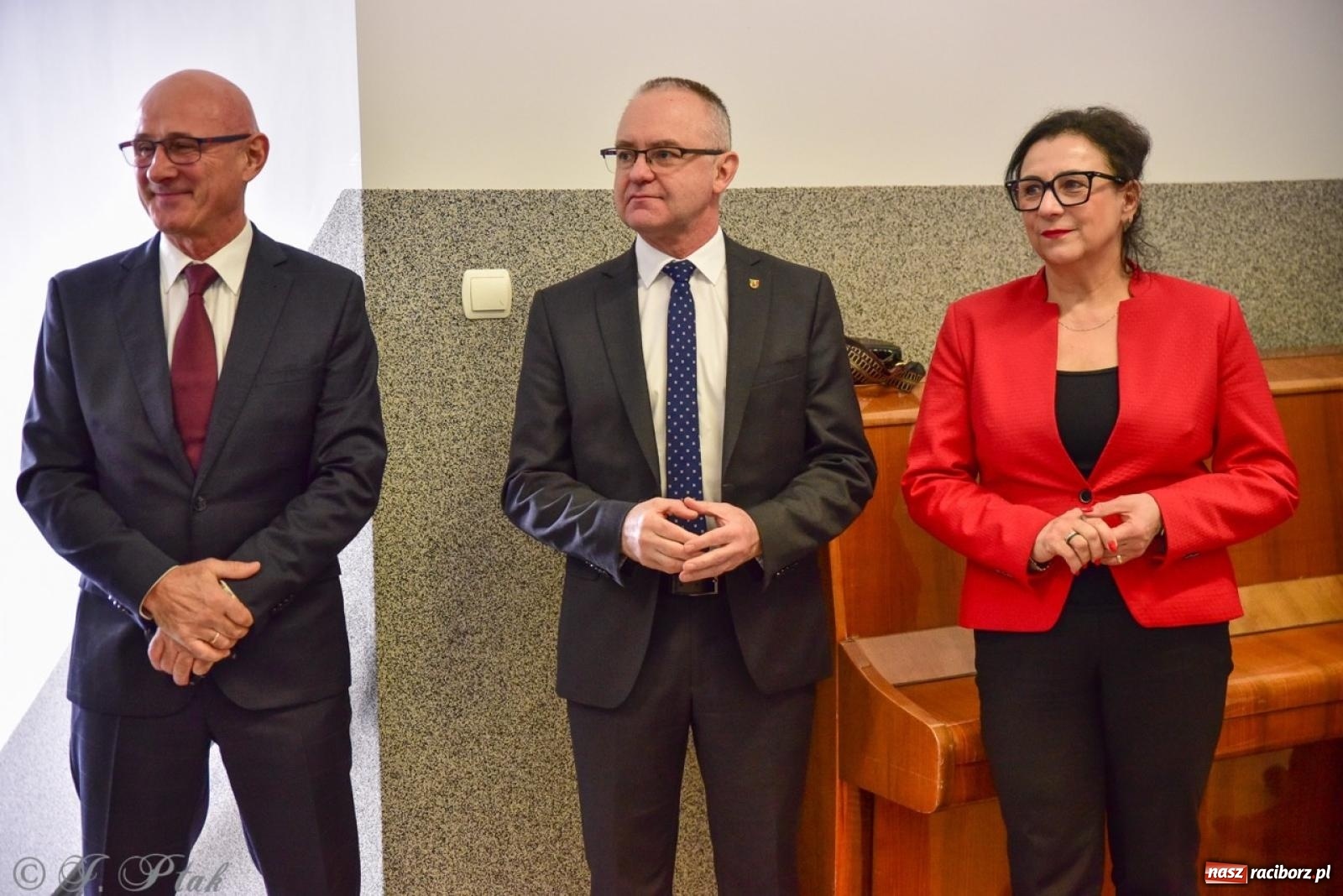 Zdjęcie w galerii na portalu naszraciborz.pl: Otwarto odrestaurowaną aulę raciborskiego Ekonomika [FOTO i WIDEO] wiadomości z regionu