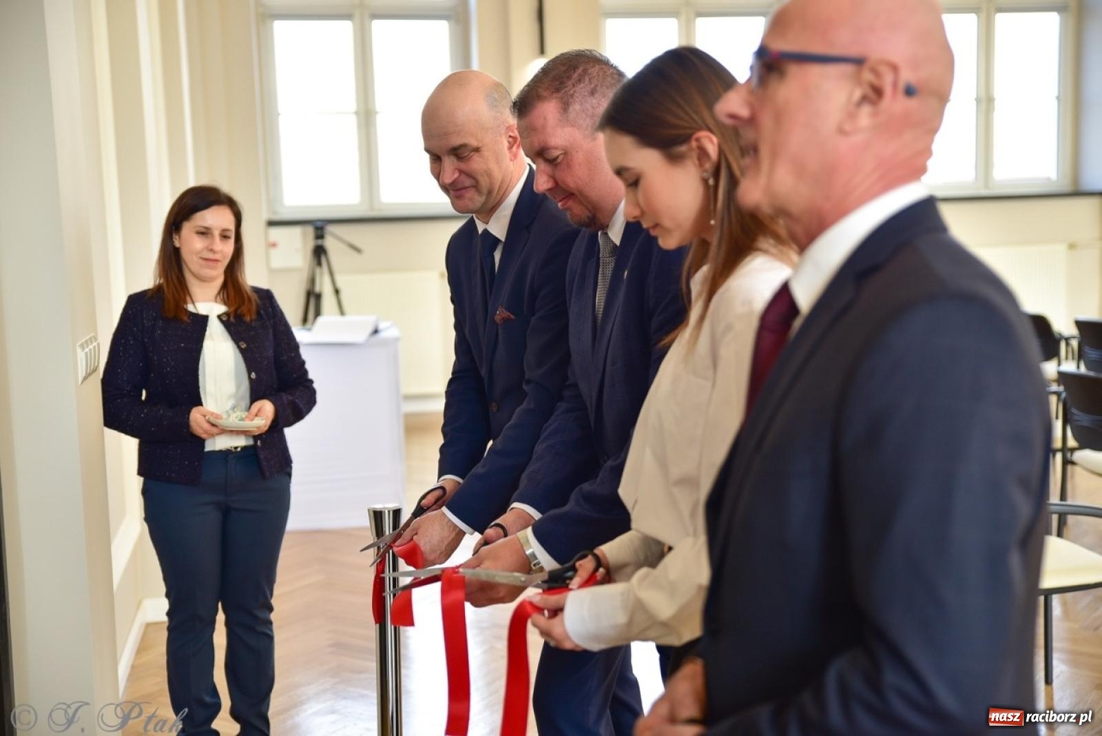 Zdjęcie w galerii na portalu naszraciborz.pl: Otwarto odrestaurowaną aulę raciborskiego Ekonomika [FOTO i WIDEO] wiadomości z regionu