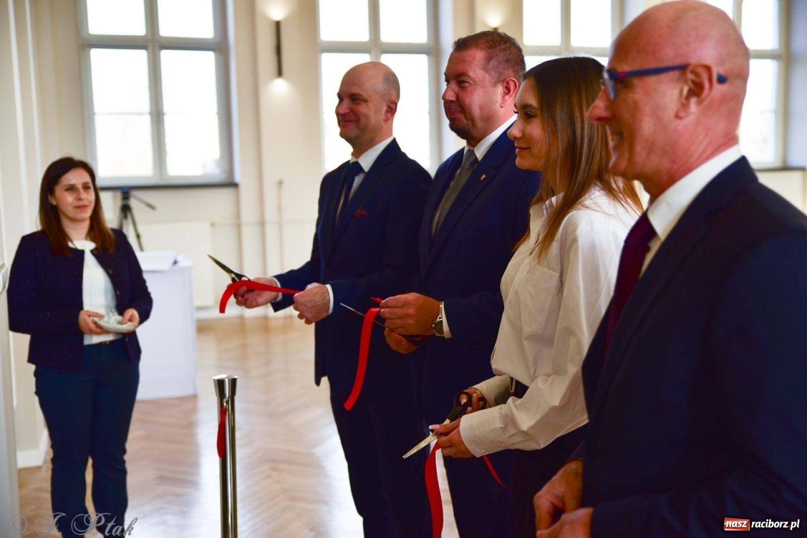 Zdjęcie w galerii na portalu naszraciborz.pl: Otwarto odrestaurowaną aulę raciborskiego Ekonomika [FOTO i WIDEO] wiadomości z regionu