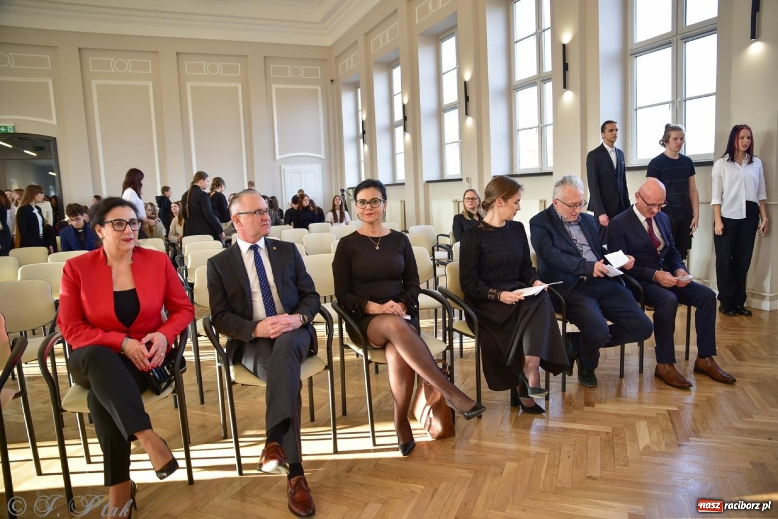 Zdjęcie w galerii na portalu naszraciborz.pl: Otwarto odrestaurowaną aulę raciborskiego Ekonomika [FOTO i WIDEO] wiadomości z regionu