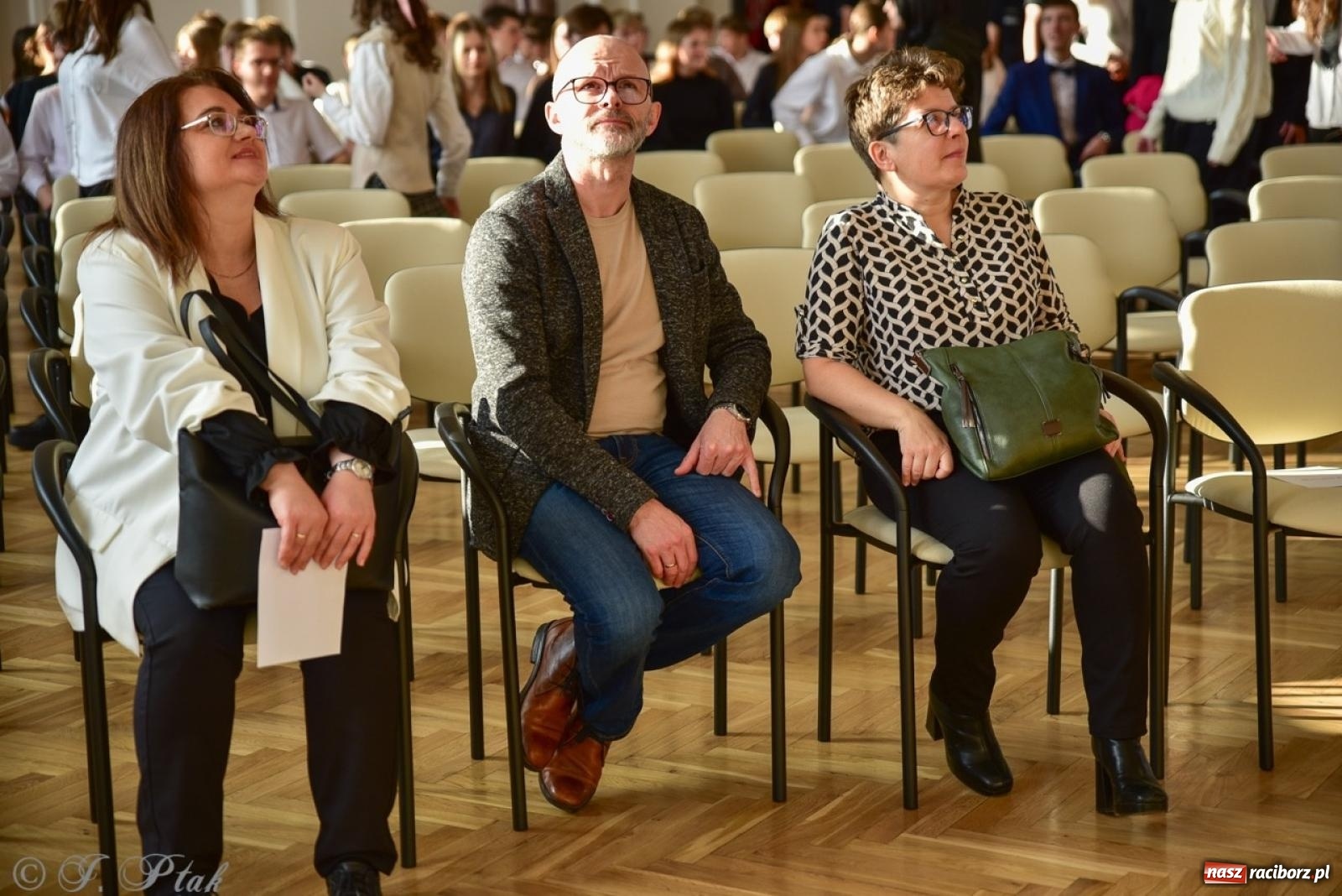 Zdjęcie w galerii na portalu naszraciborz.pl: Otwarto odrestaurowaną aulę raciborskiego Ekonomika [FOTO i WIDEO] wiadomości z regionu