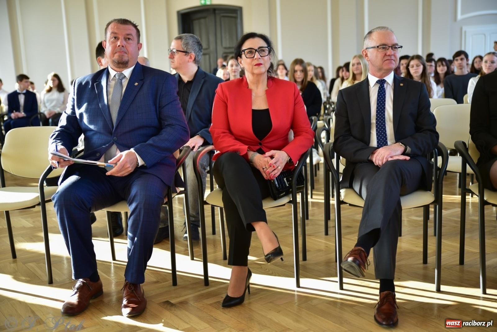 Zdjęcie w galerii na portalu naszraciborz.pl: Otwarto odrestaurowaną aulę raciborskiego Ekonomika [FOTO i WIDEO] wiadomości z regionu